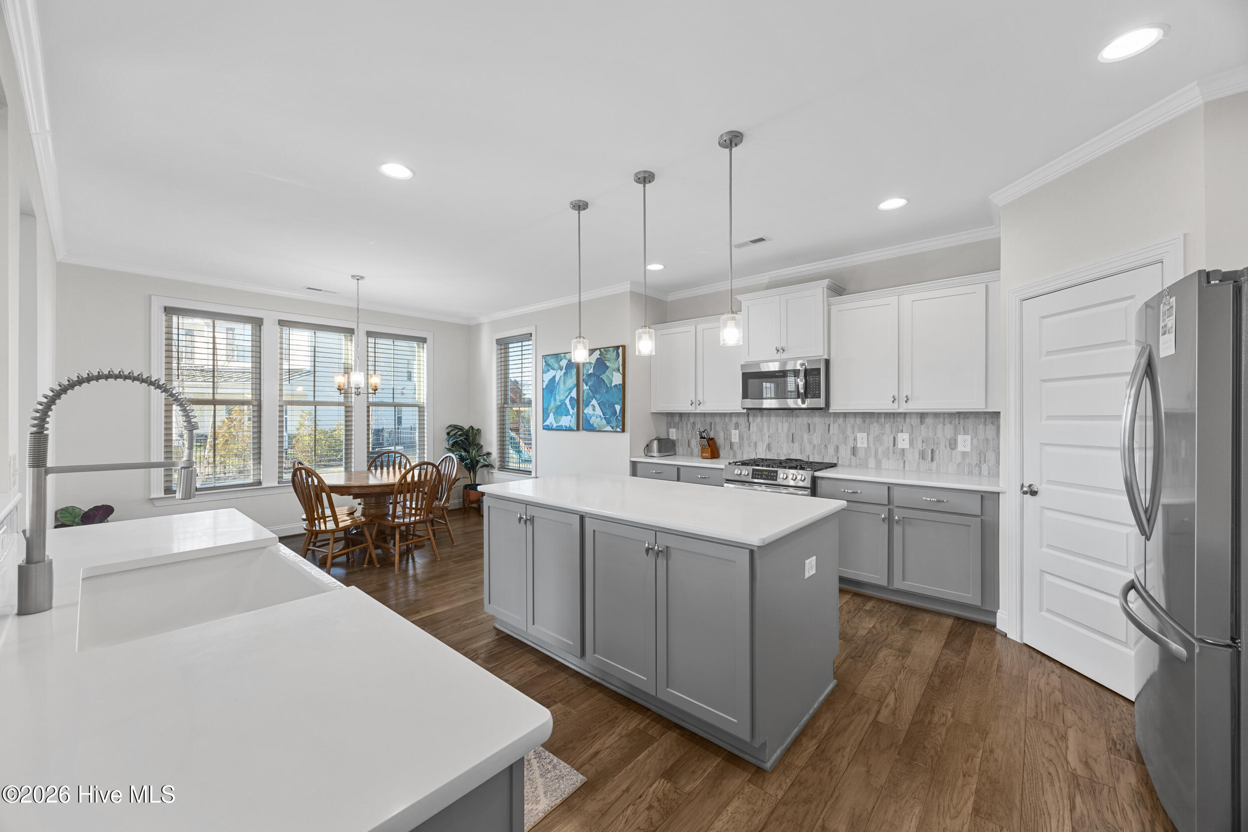 100560002 | Photo 13