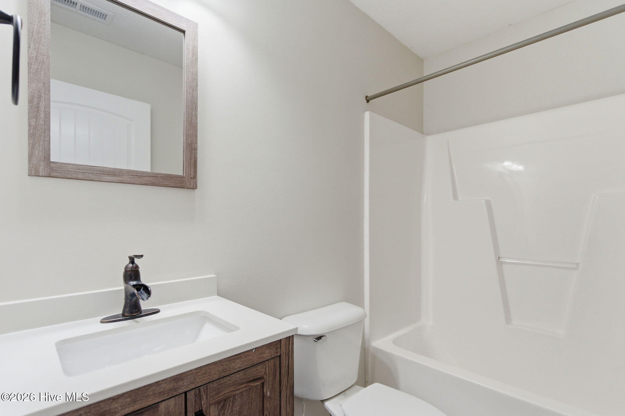 100570118 | Photo 27