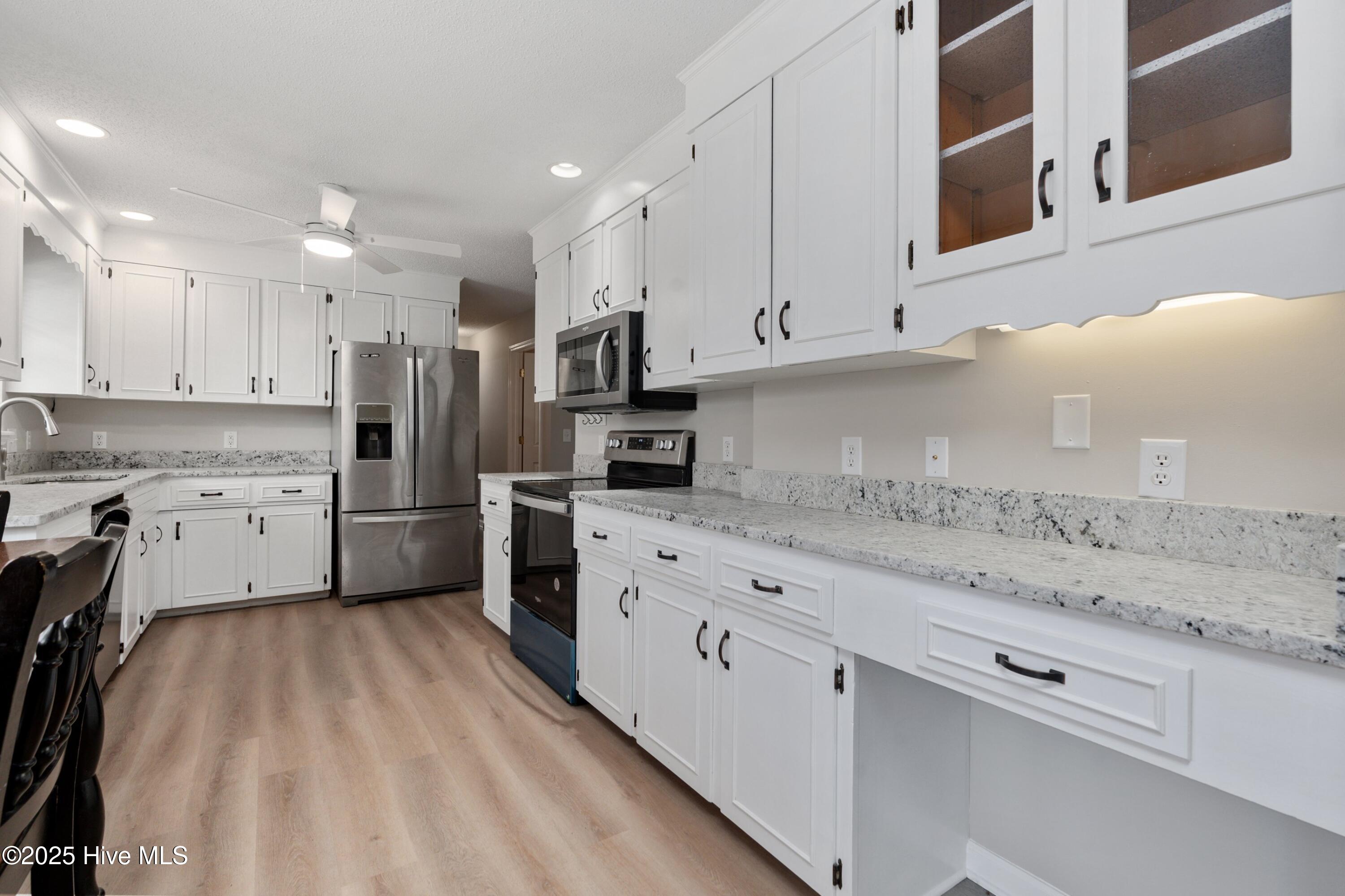 100536275 | Photo 17