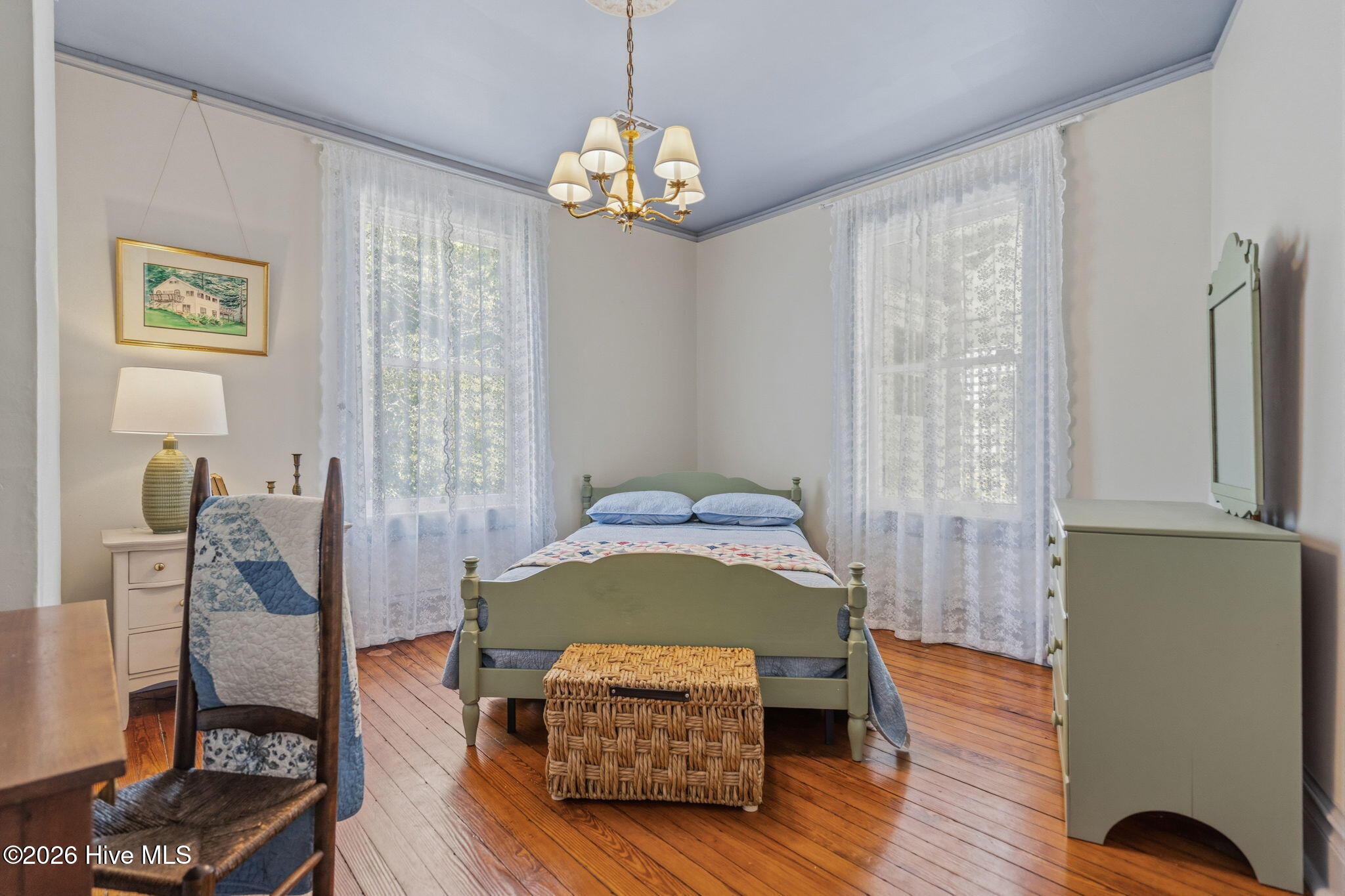 100566277 | Photo 30