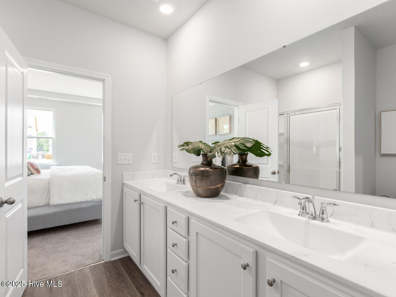 100490831 | Photo 20