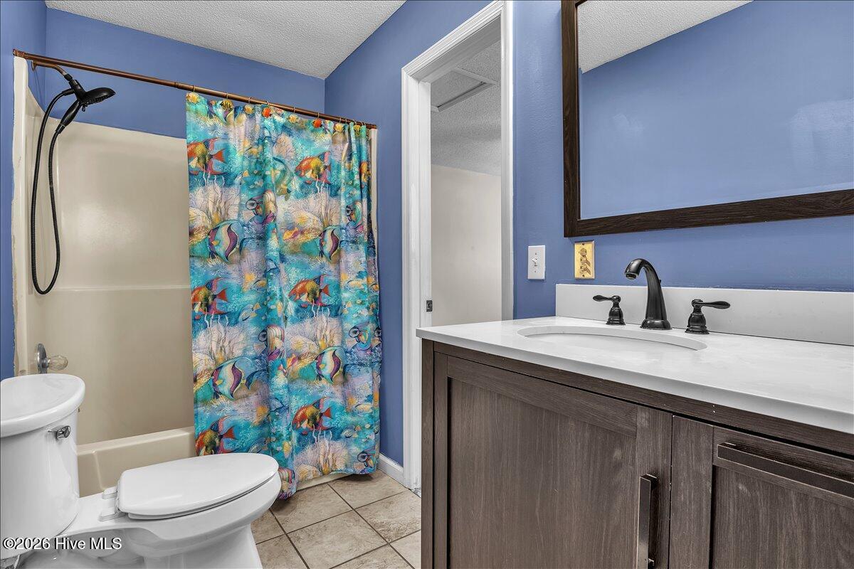 100566130 | Photo 32