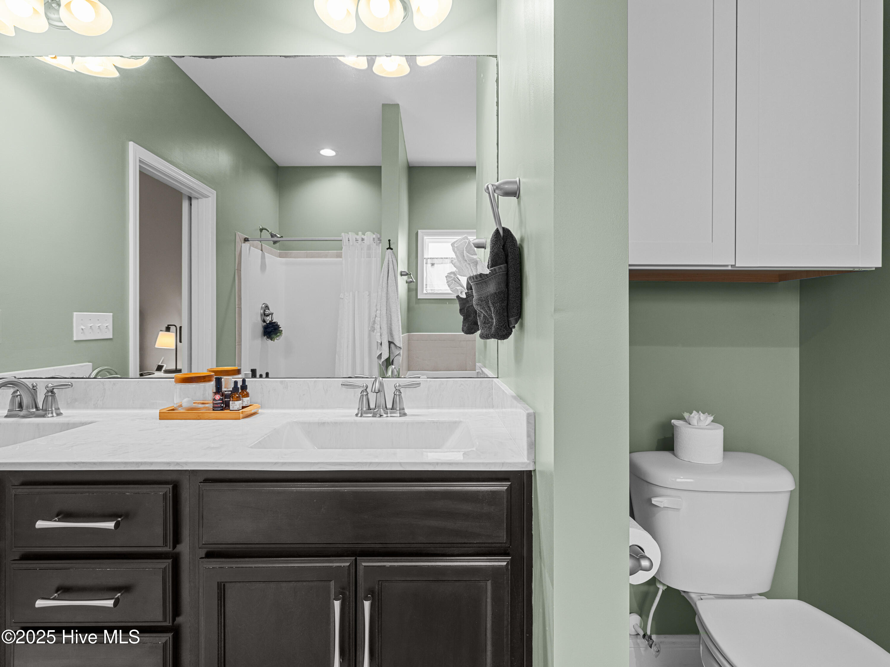 100535765 | Photo 46