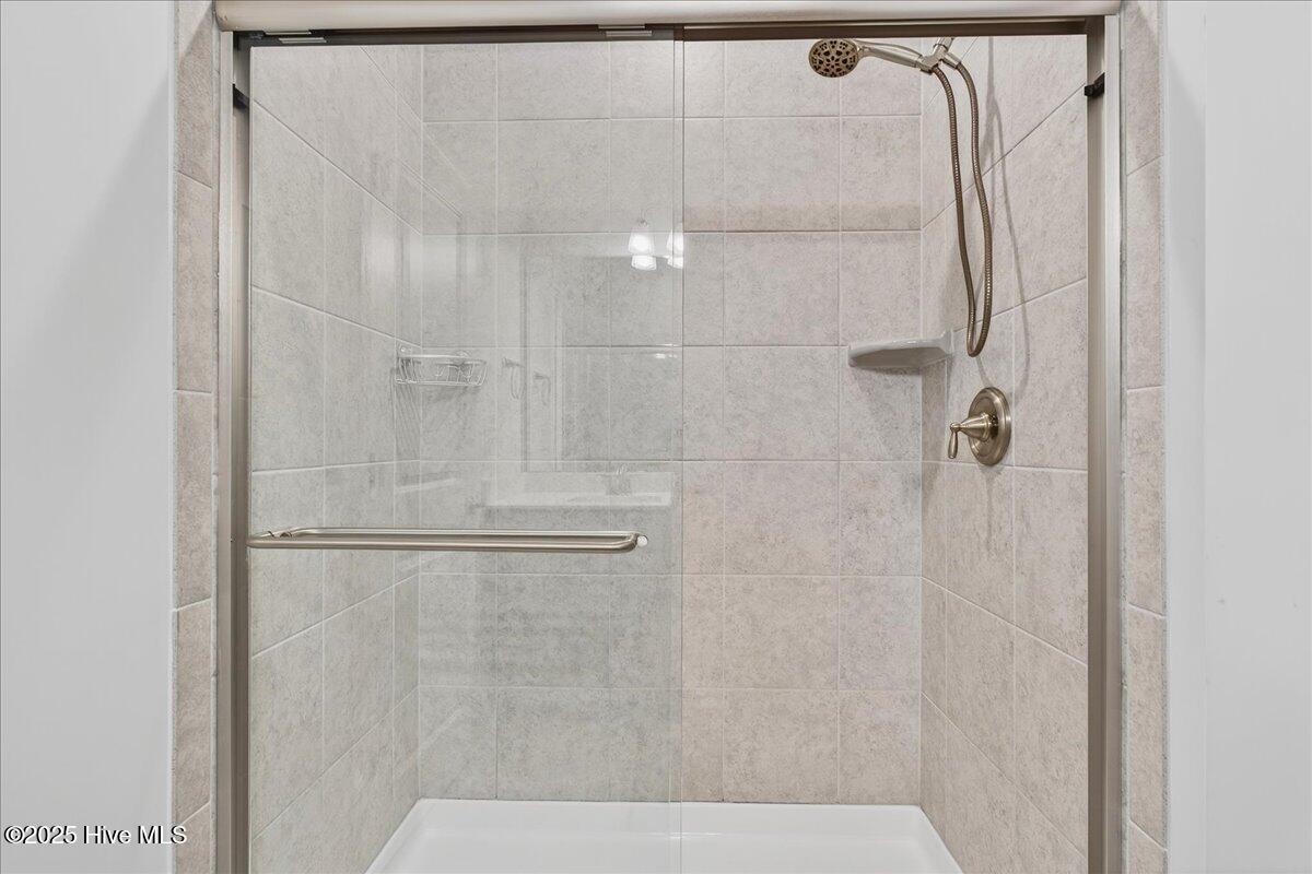 100522416 | Photo 41