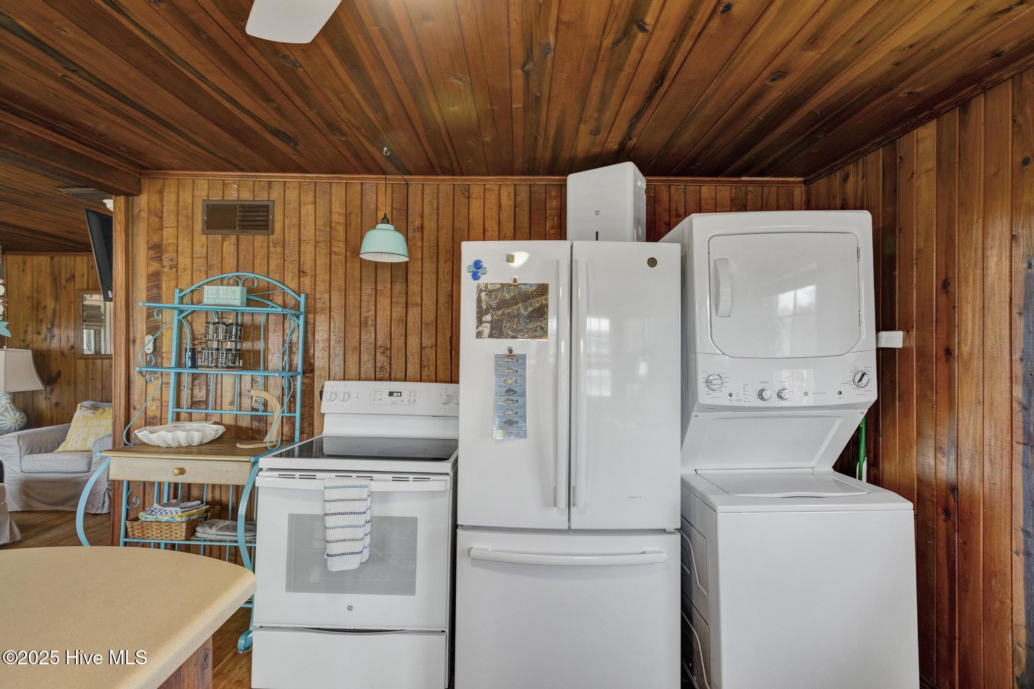 100521951 | Photo 12