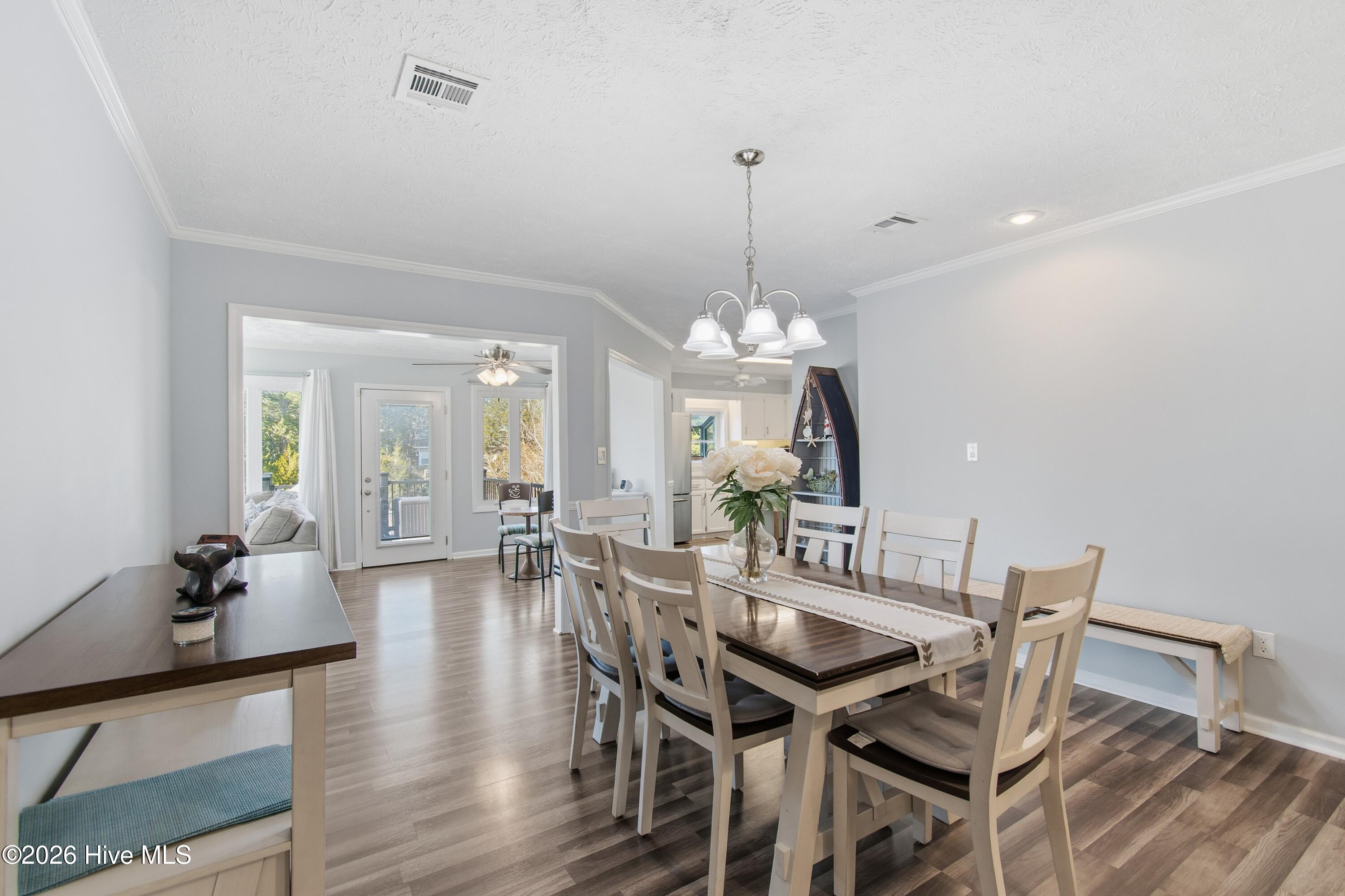 100550998 | Photo 22