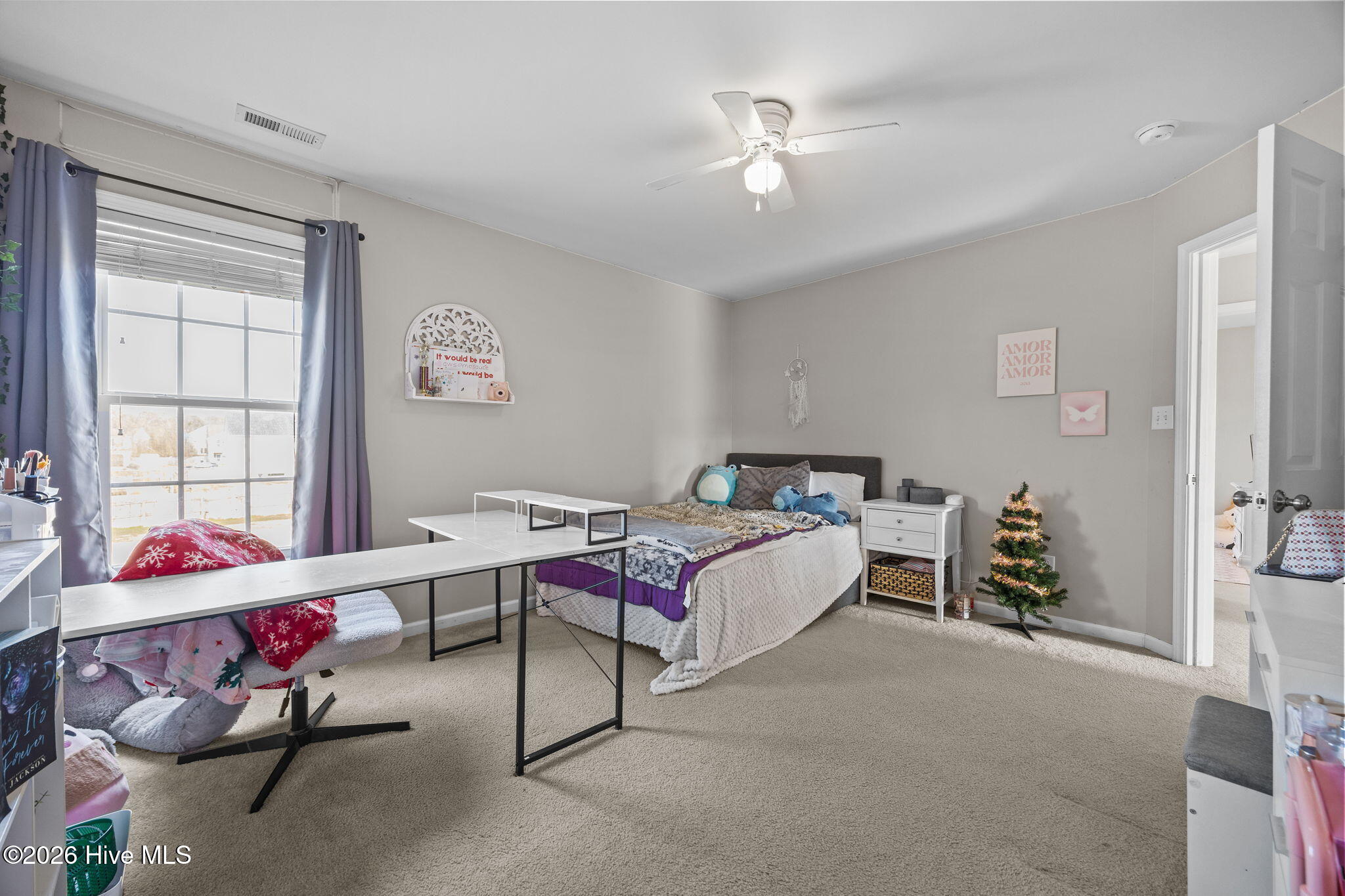 100550928 | Photo 27