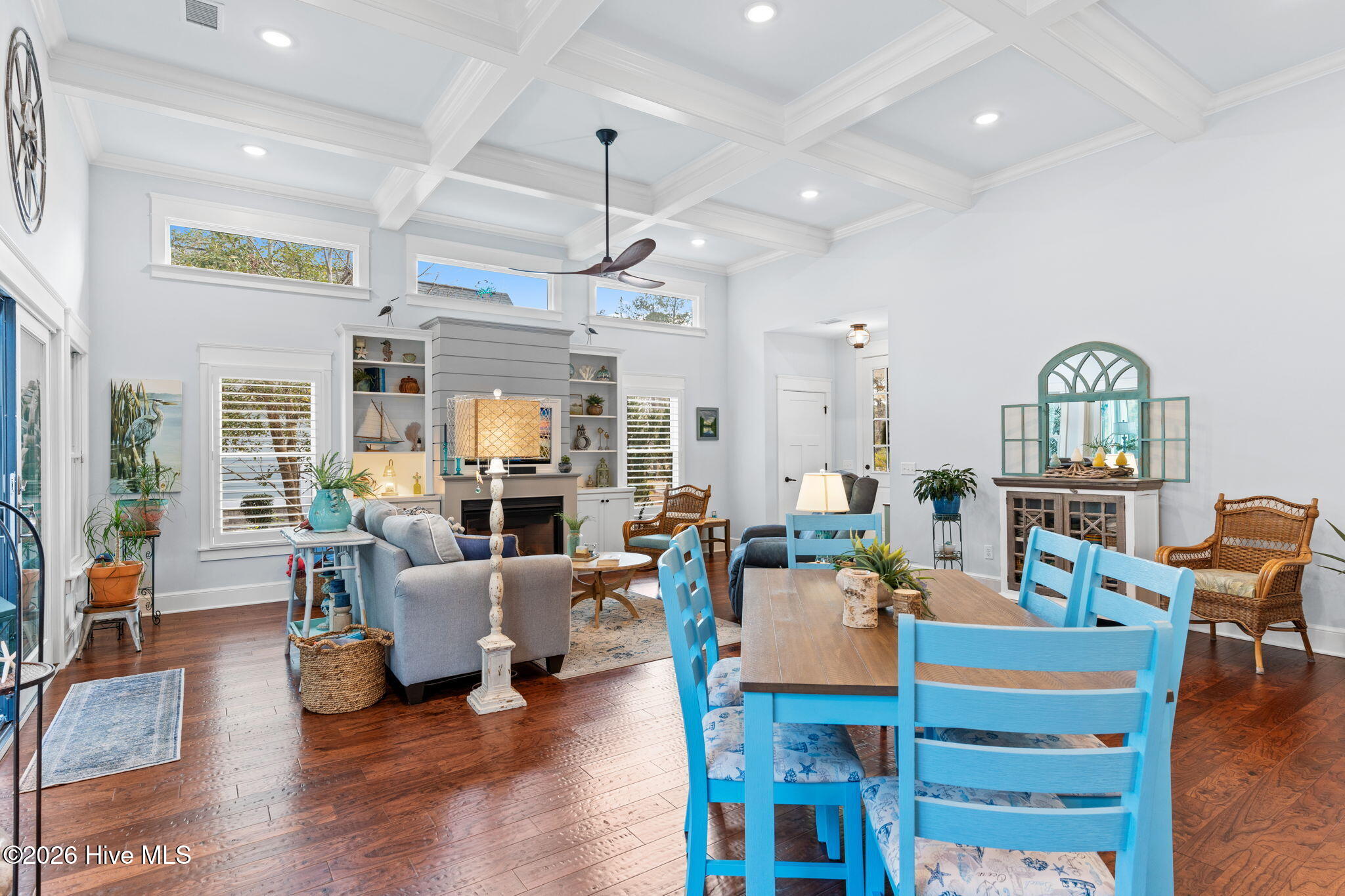 100560975 | Photo 17