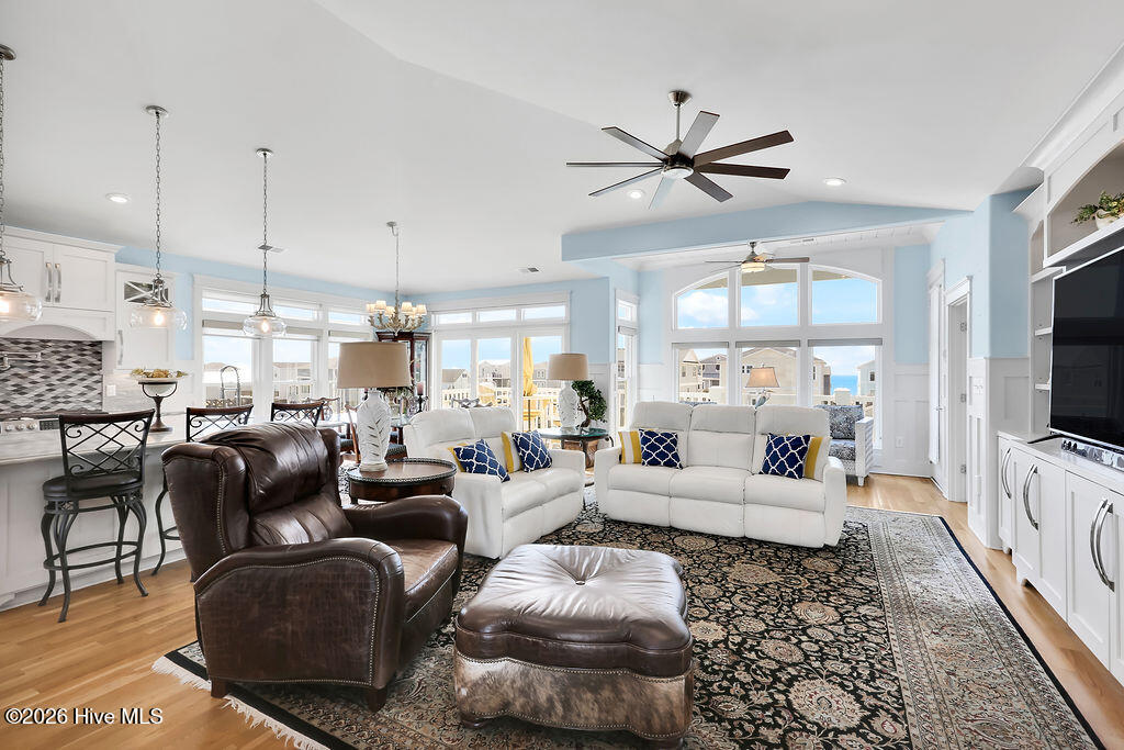 100564206 | Photo 32