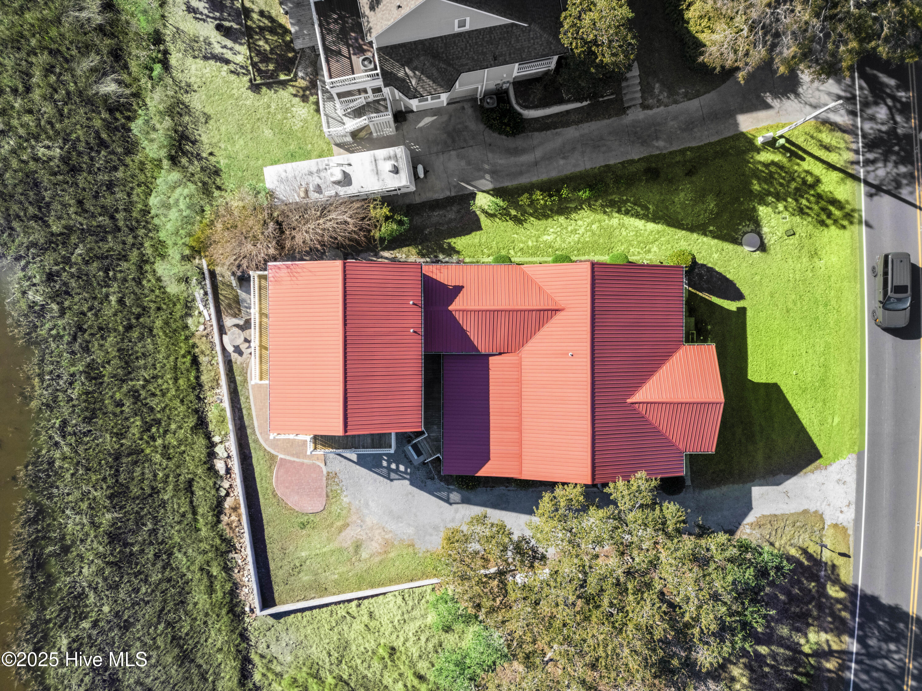 100563650 | Photo 40