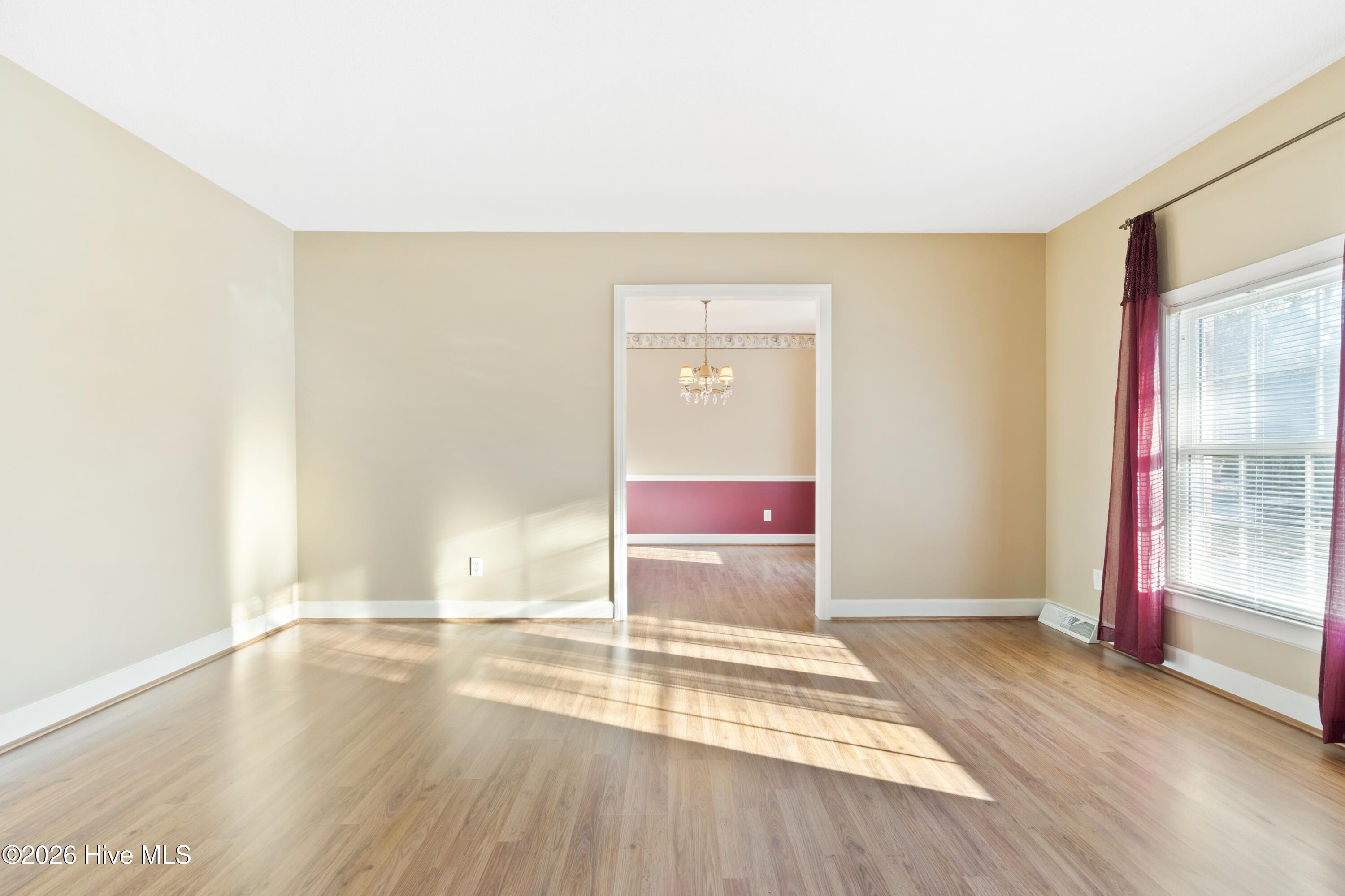 100549887 | Photo 63