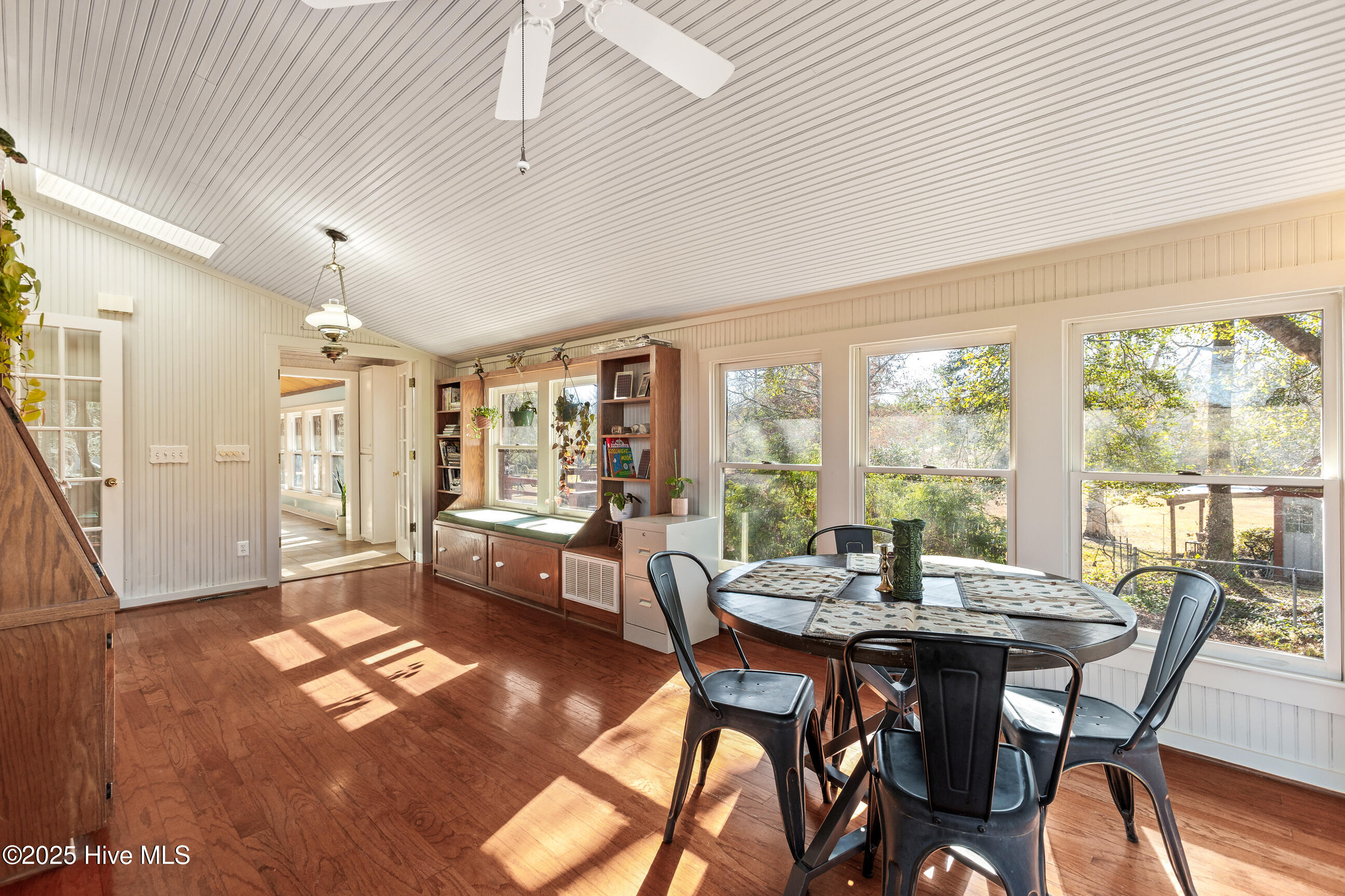 100544846 | Photo 22