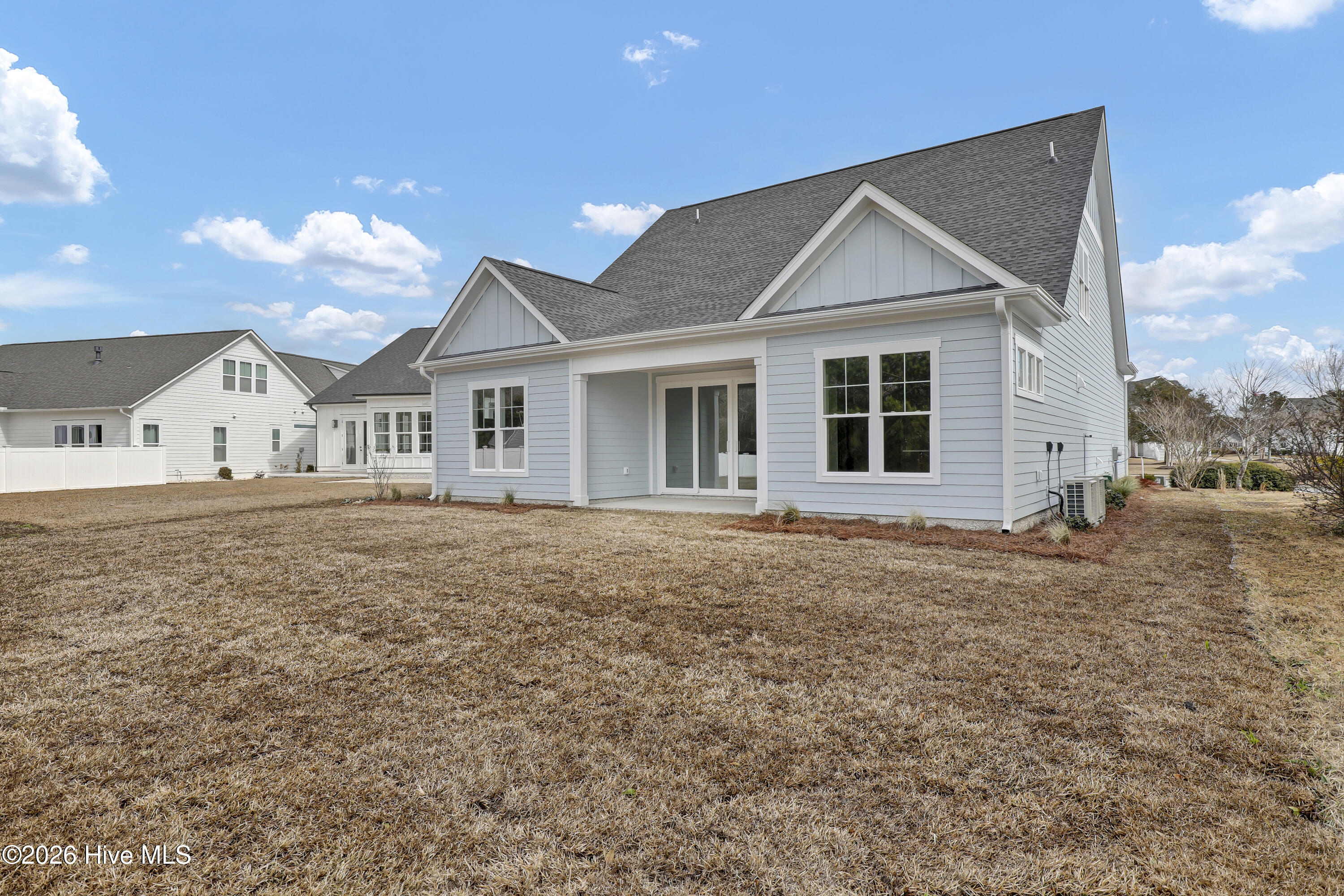 100534005 | Photo 37