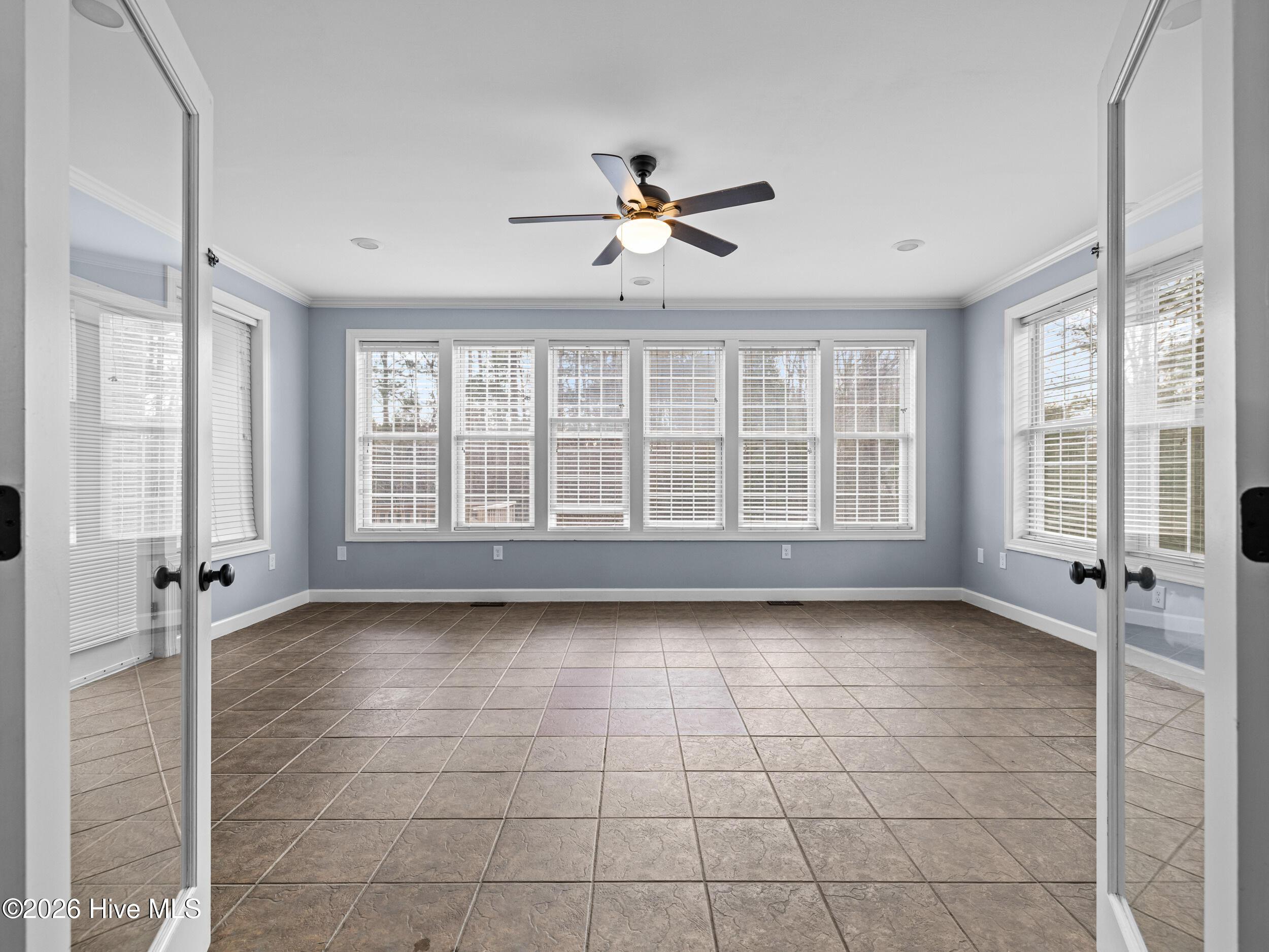 100555942 | Photo 52