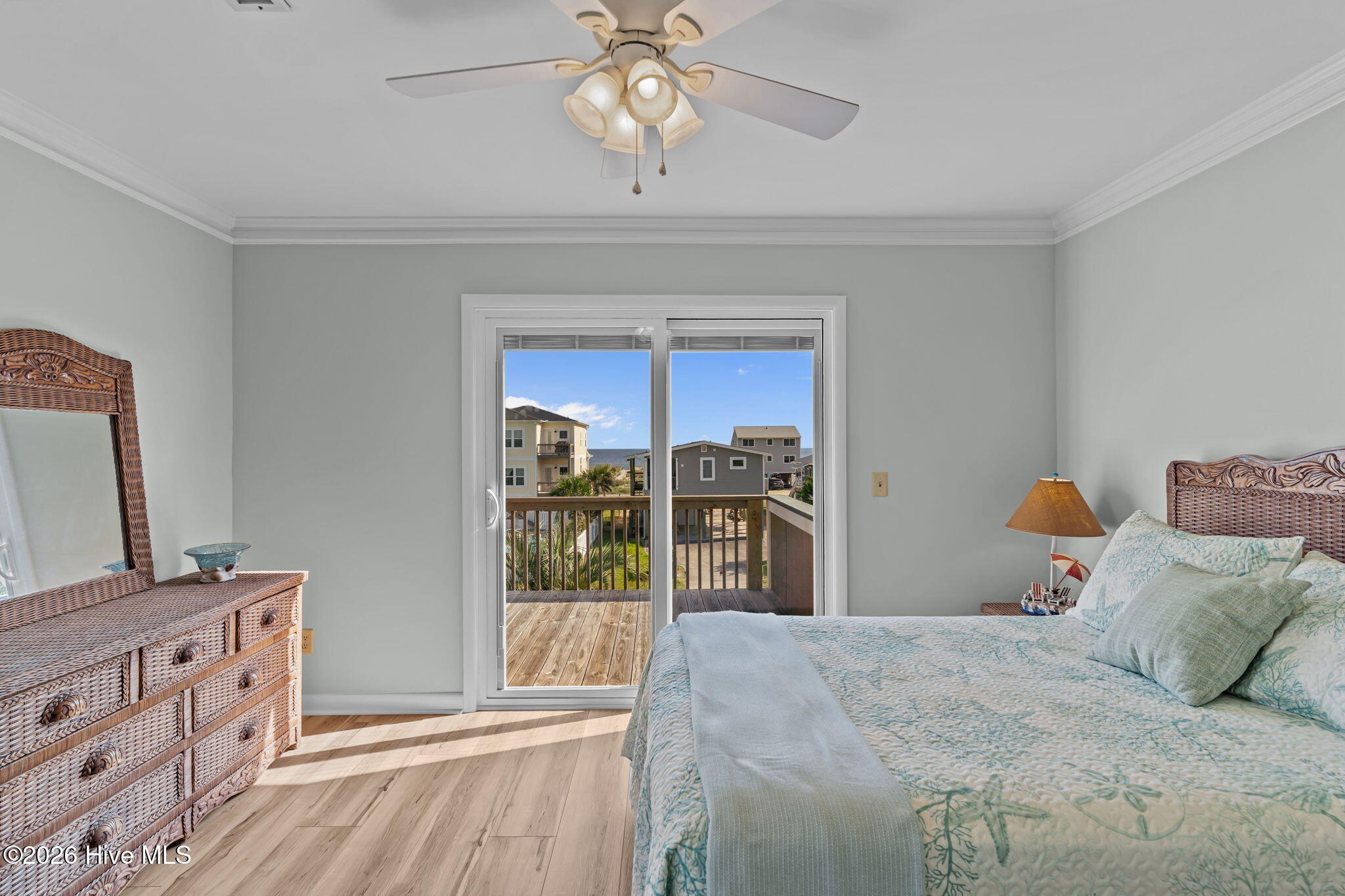 100553144 | Photo 28