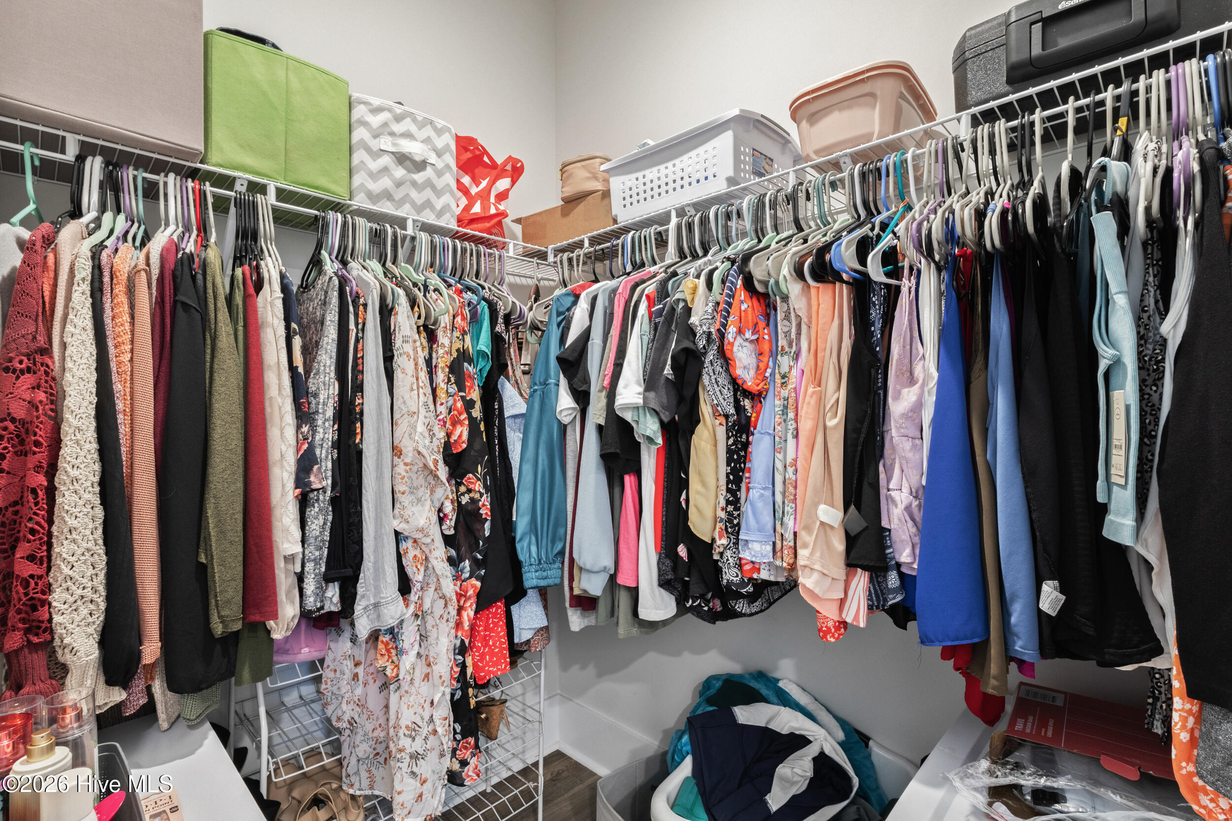 100561359 | Photo 32