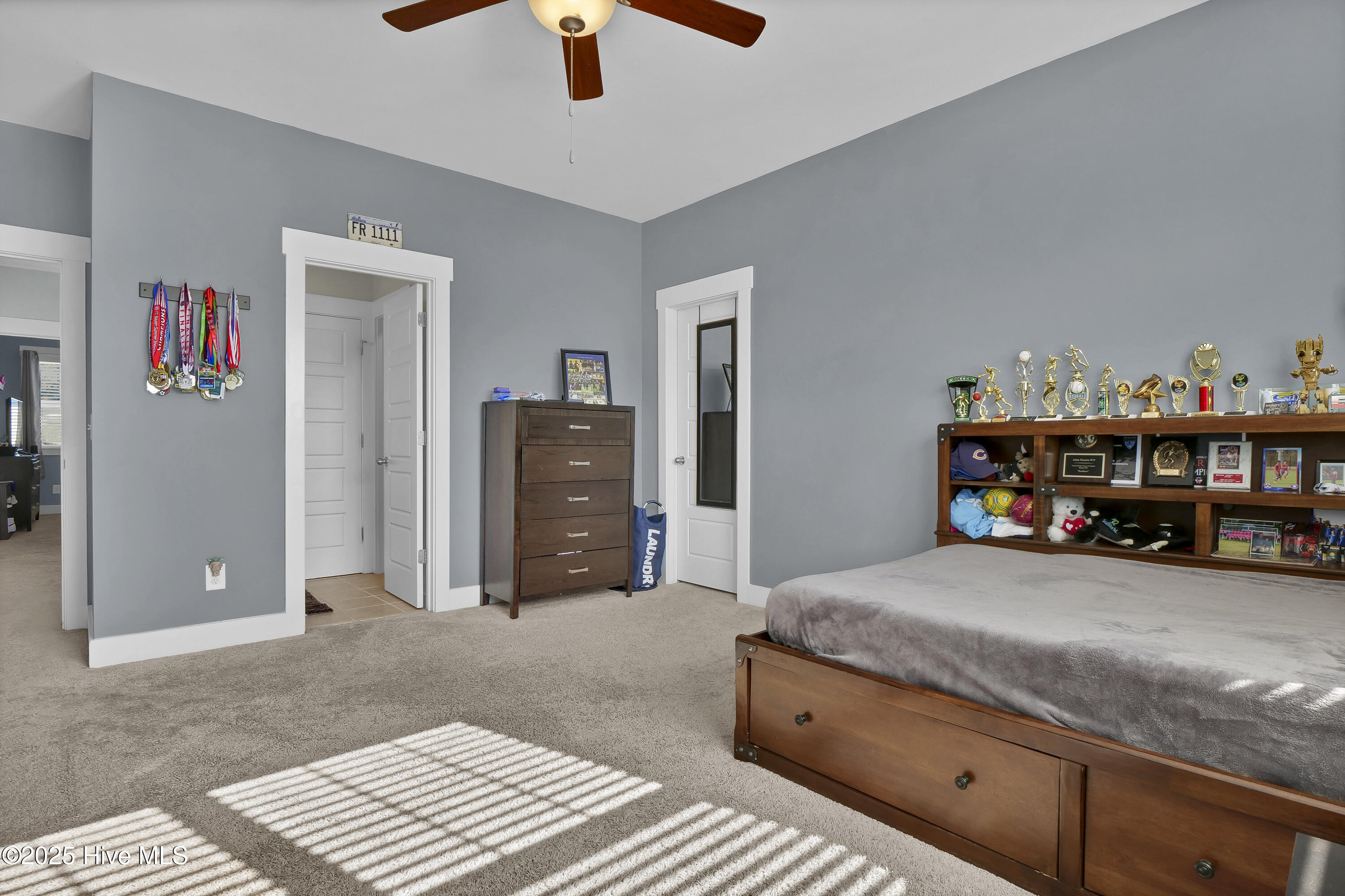 100538990 | Photo 24