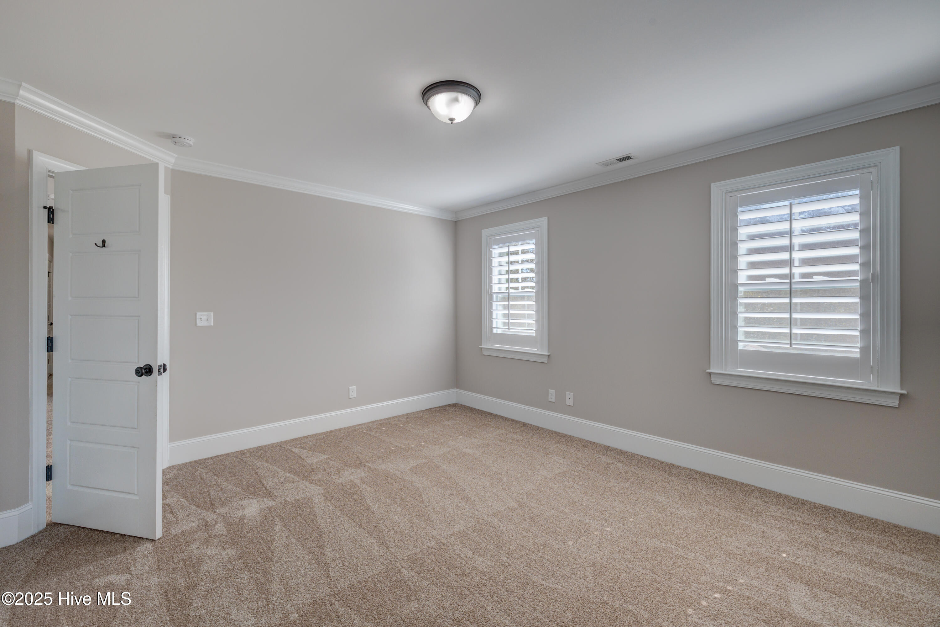 100496540 | Photo 54