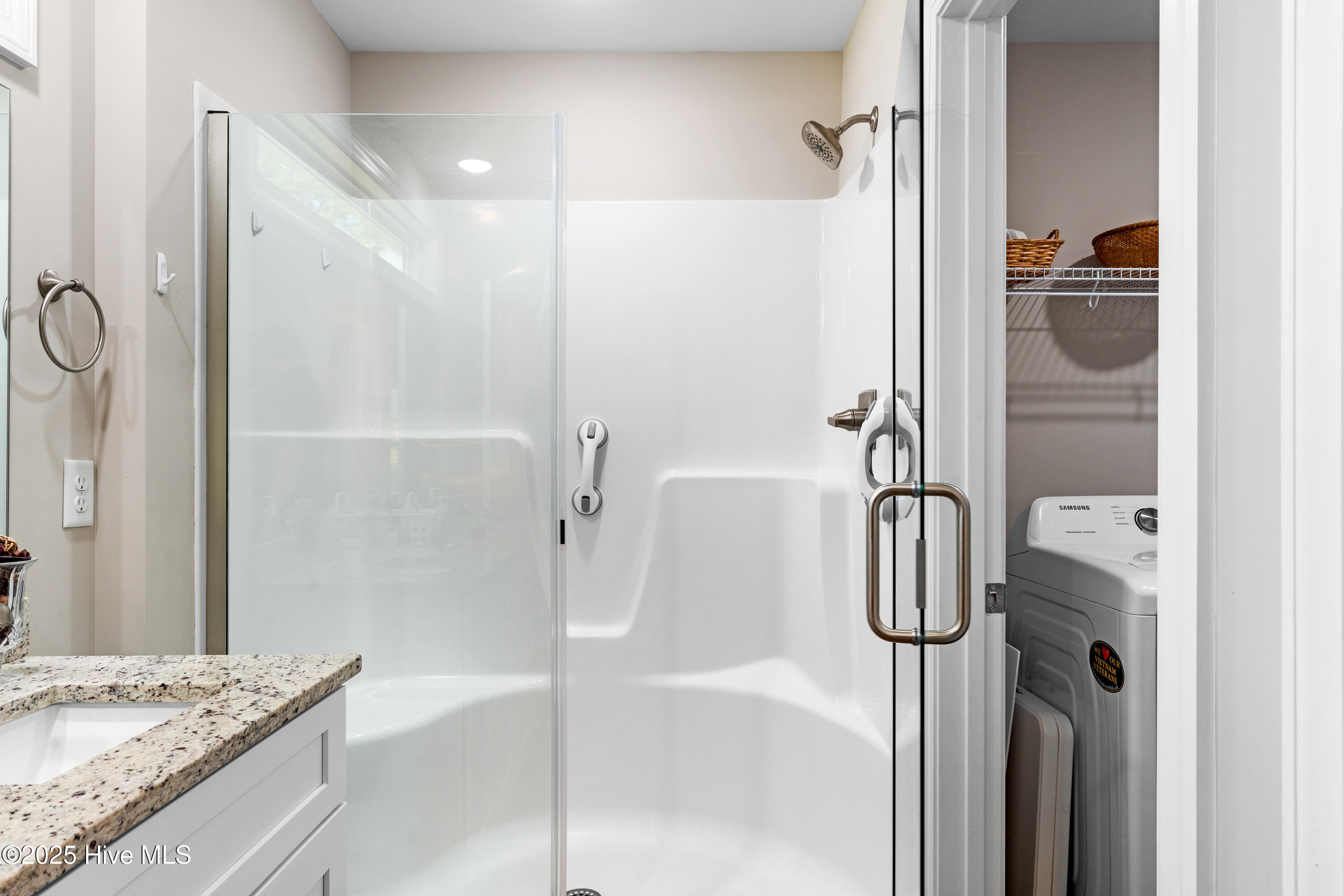 100527918 | Photo 18