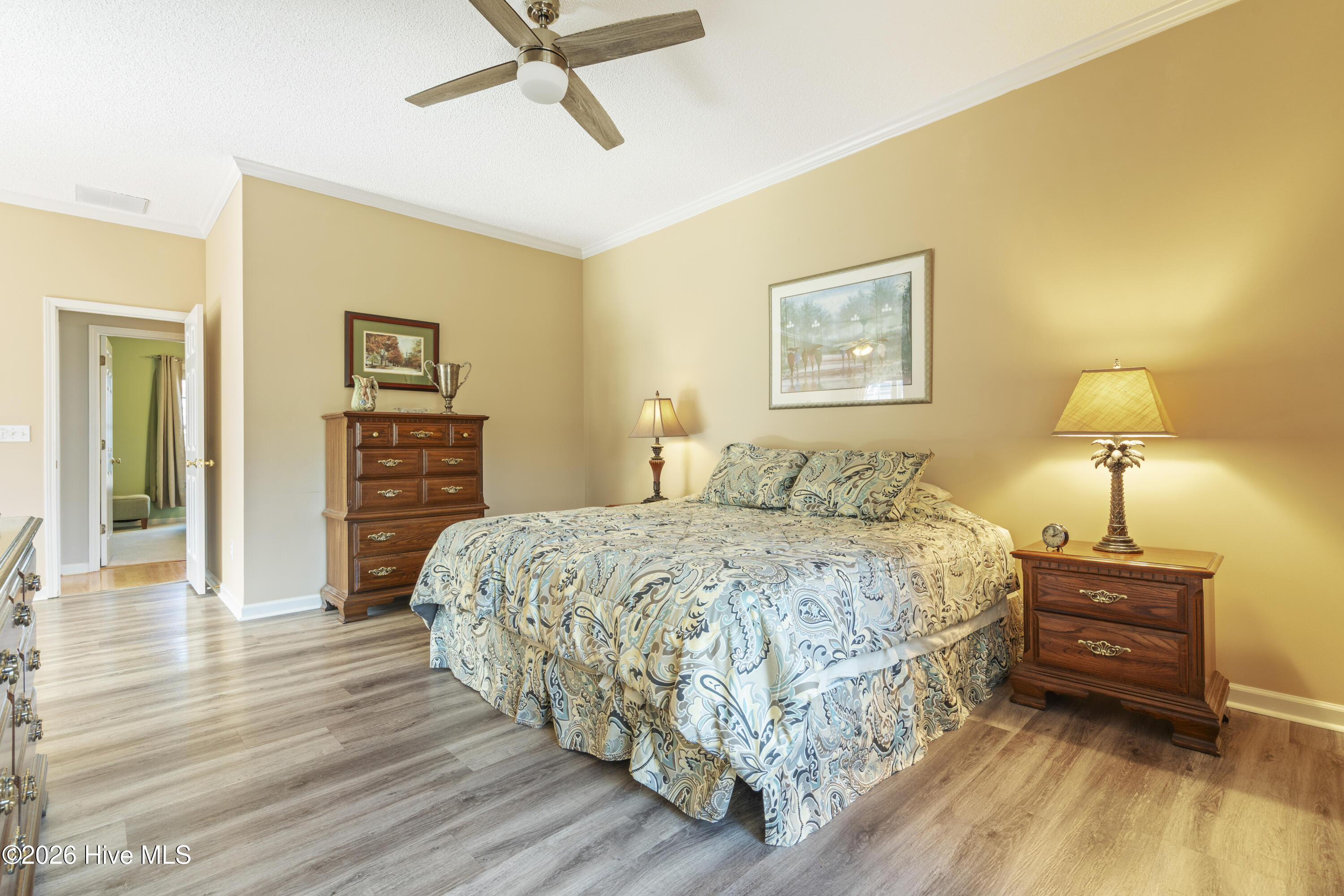 100554853 | Photo 23