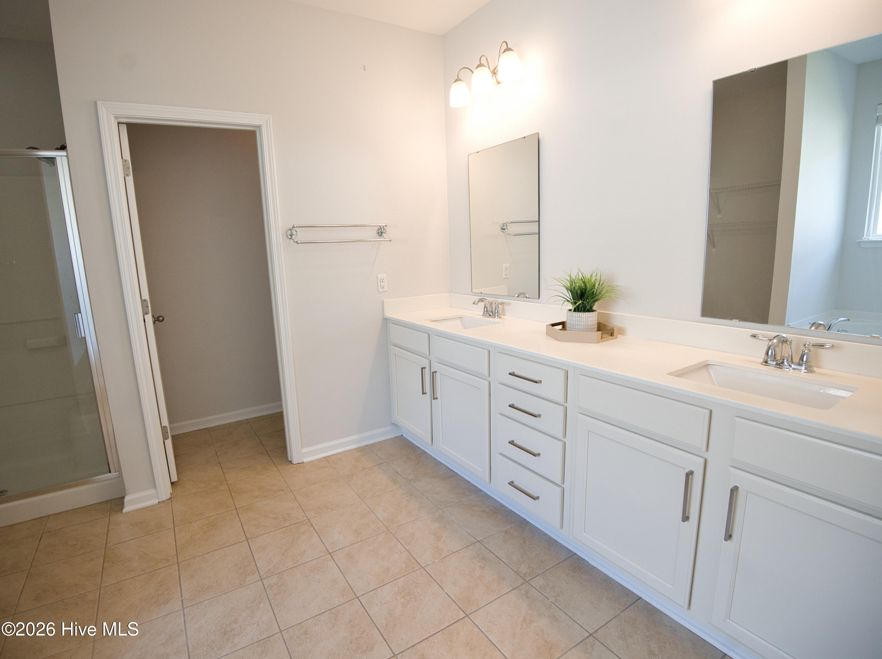 100569756 | Photo 31