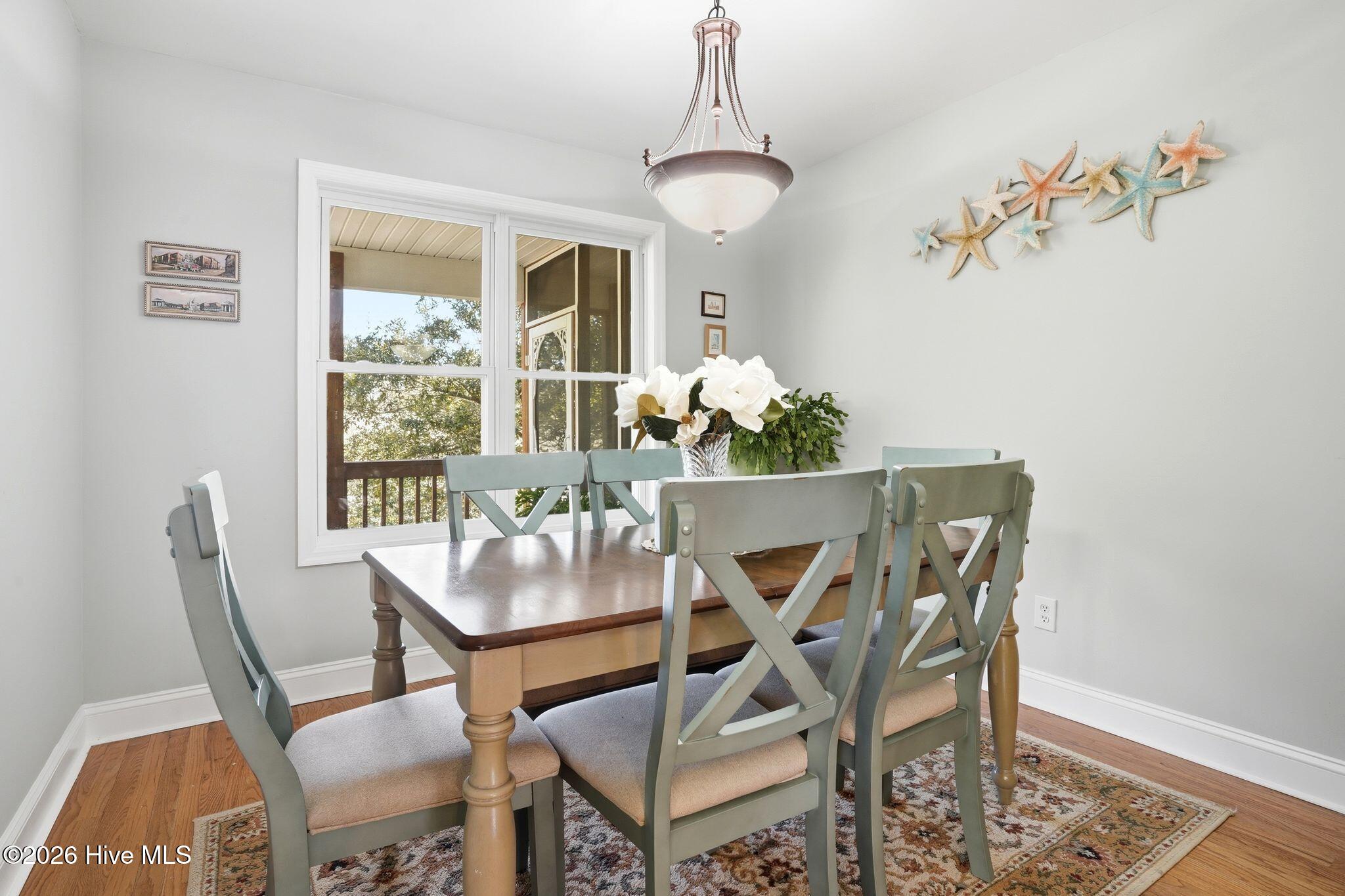 100555111 | Photo 51