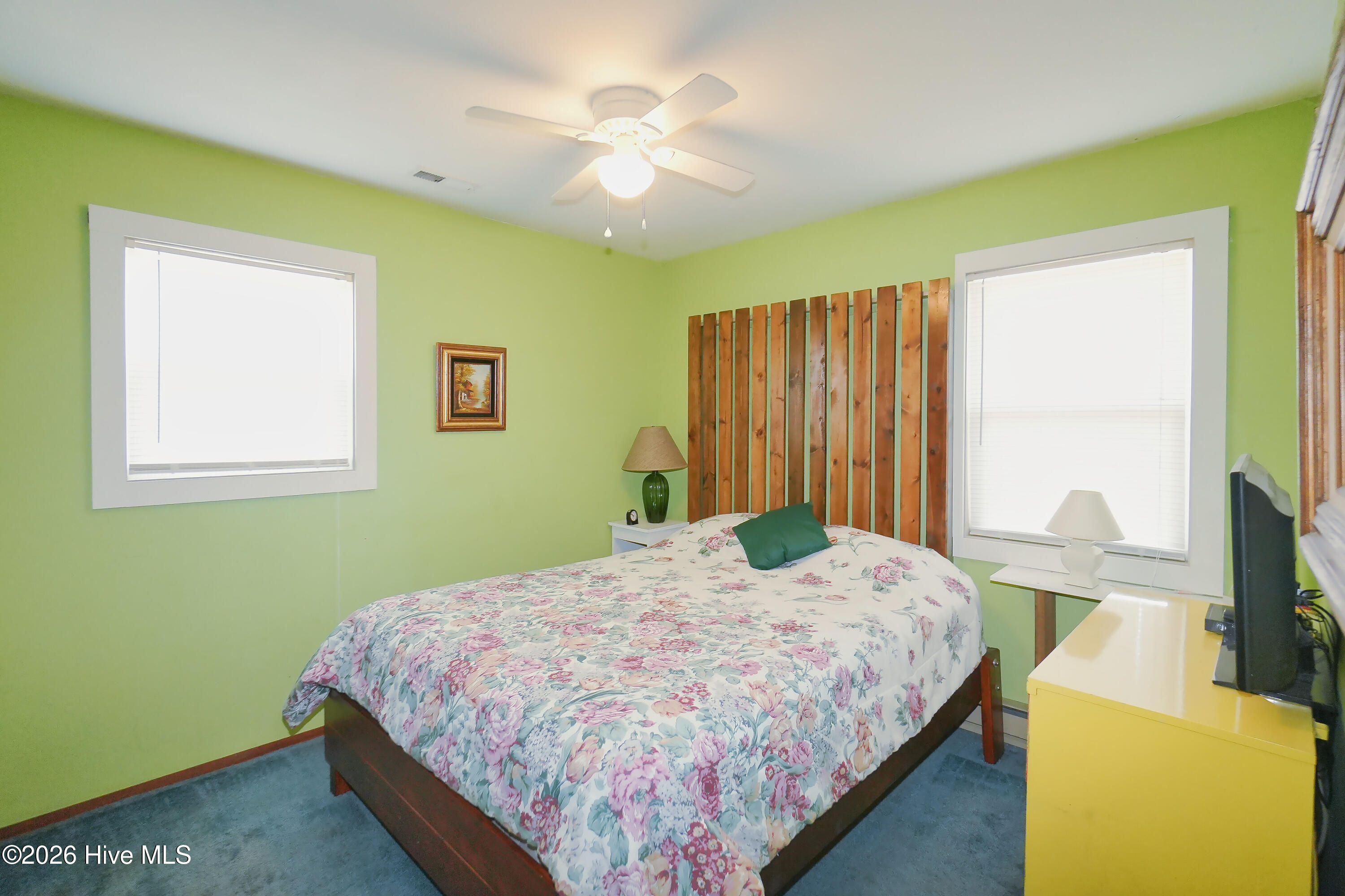 100550833 | Photo 12