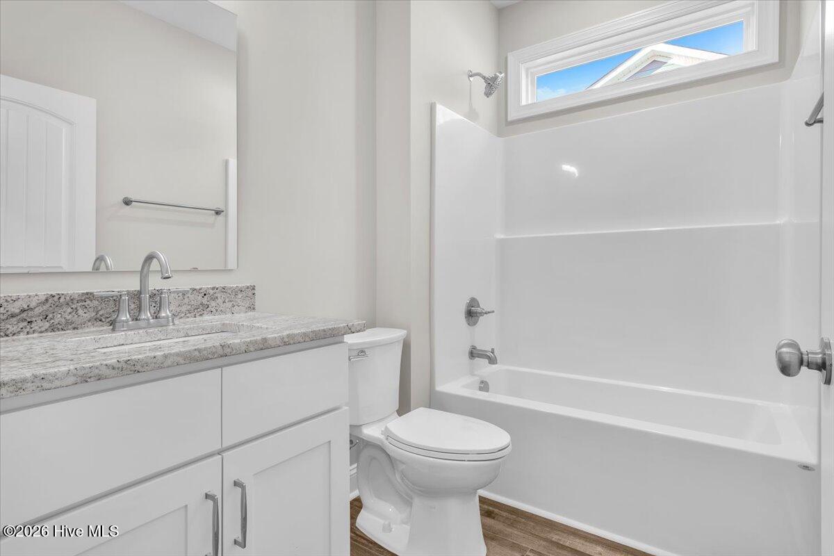 100551453 | Photo 30