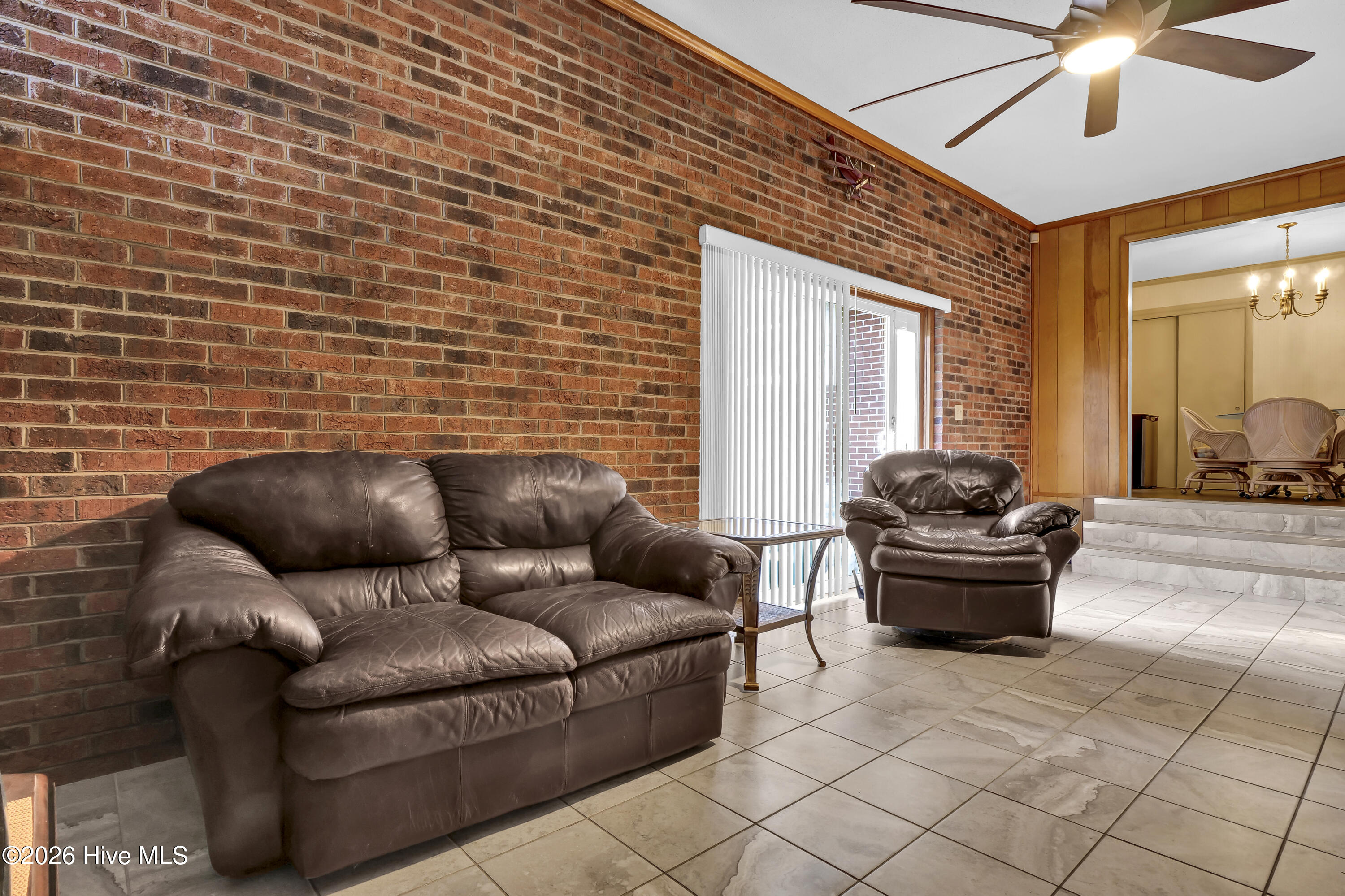 100554422 | Photo 17