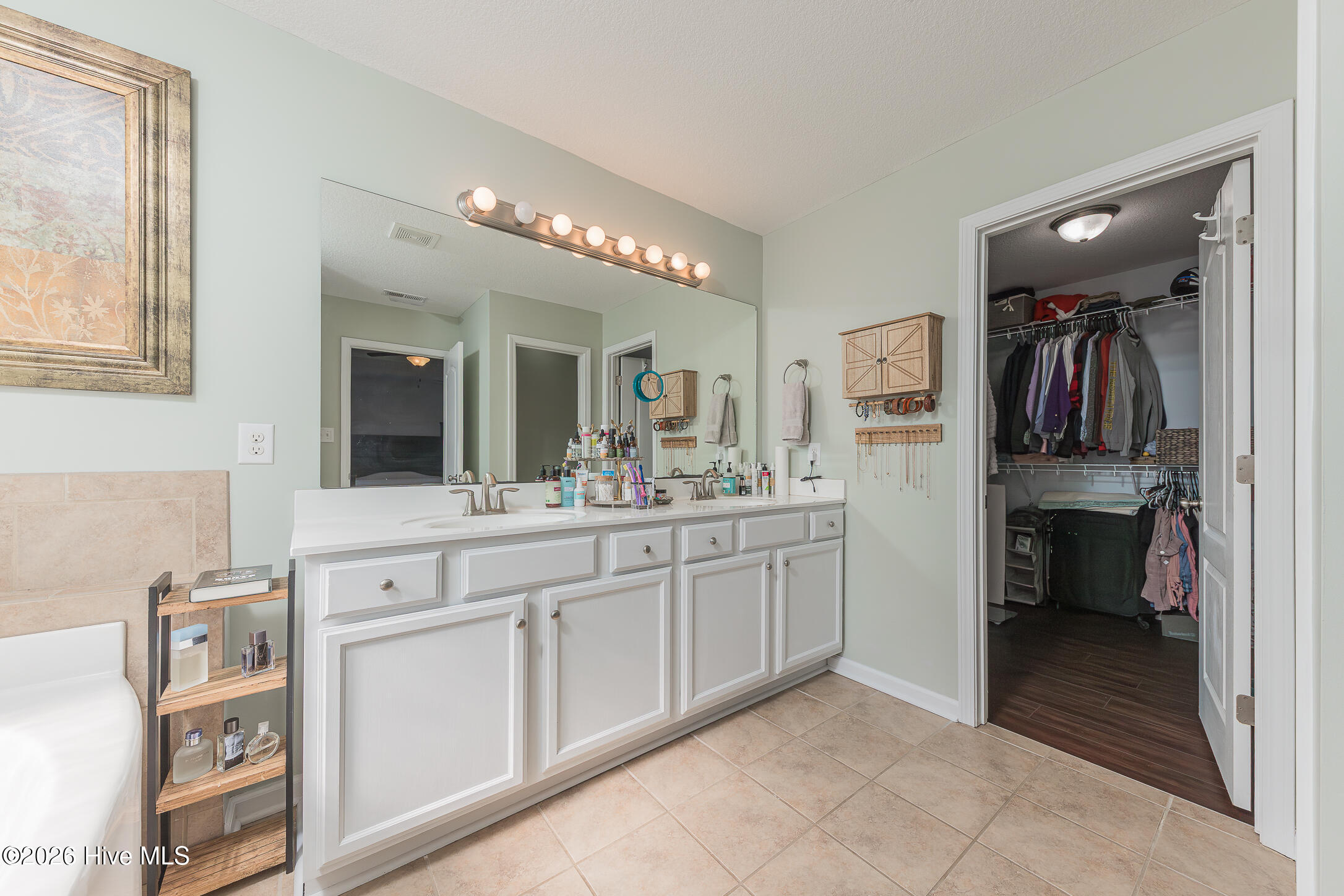 100554751 | Photo 38