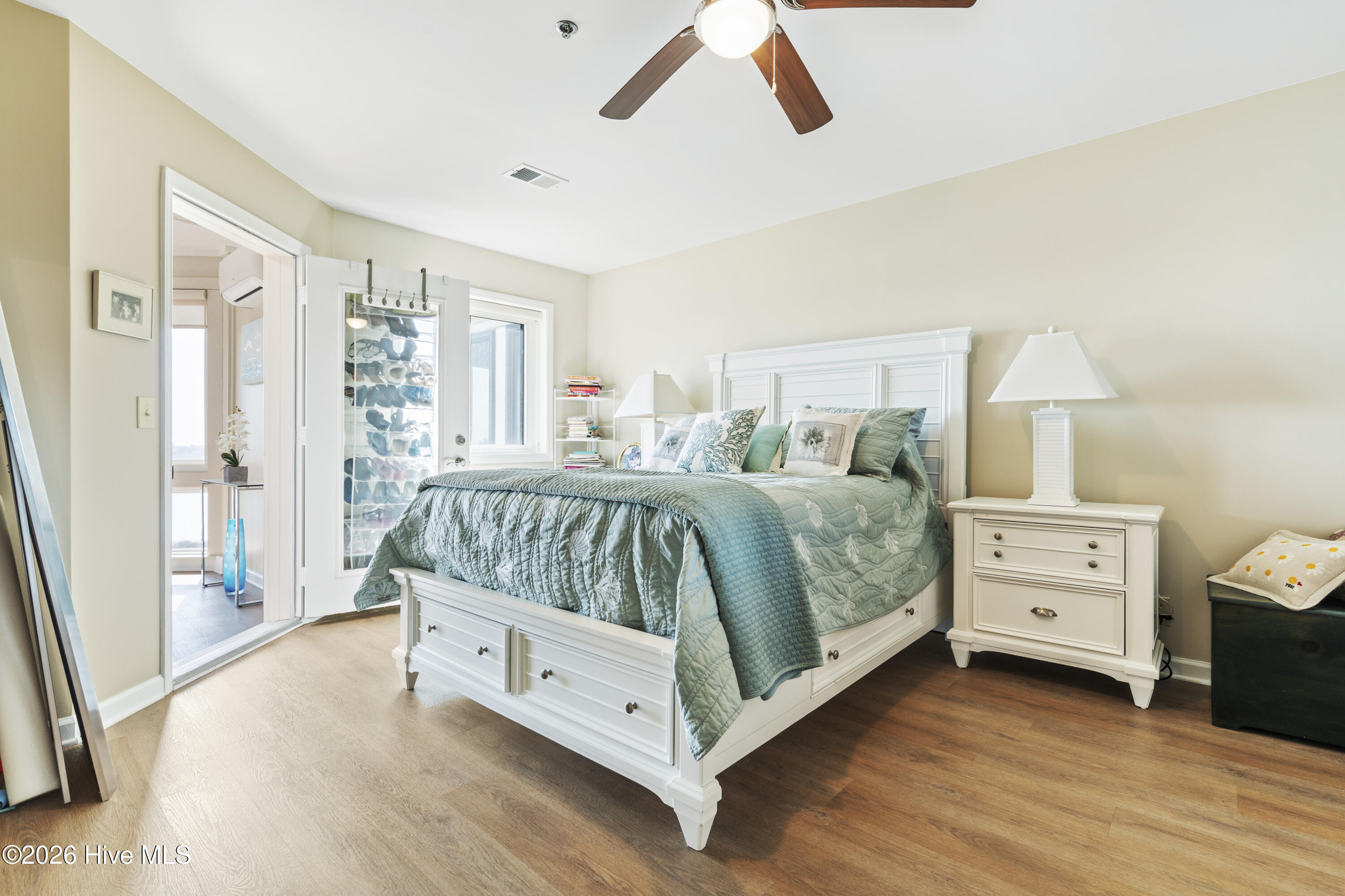 100554820 | Photo 21