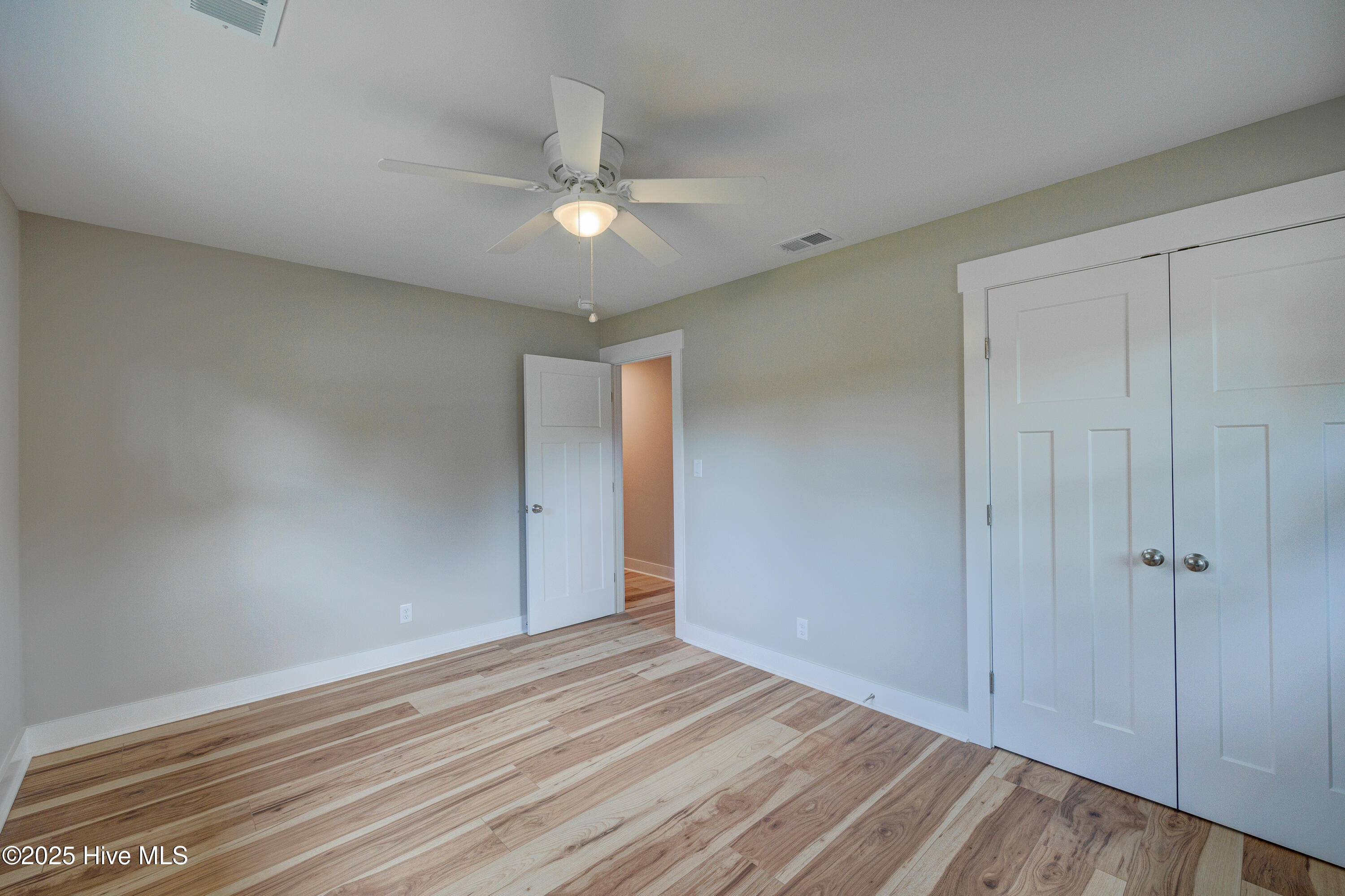 100534169 | Photo 31