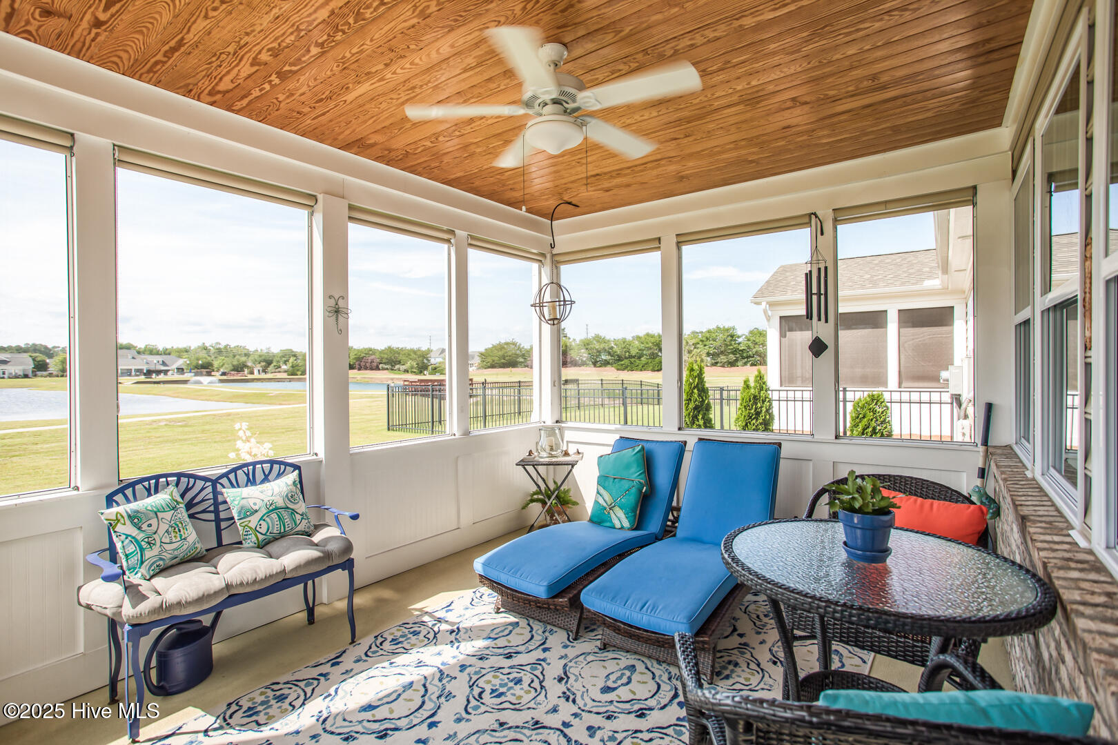 100546730 | Photo 34