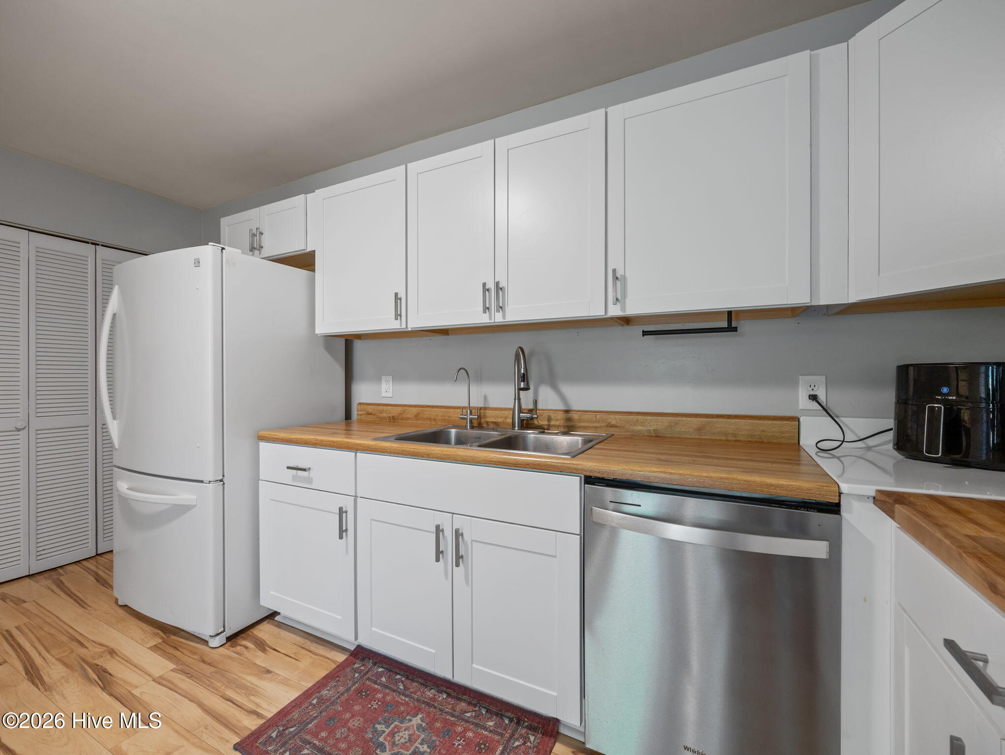 100565303 | Photo 22