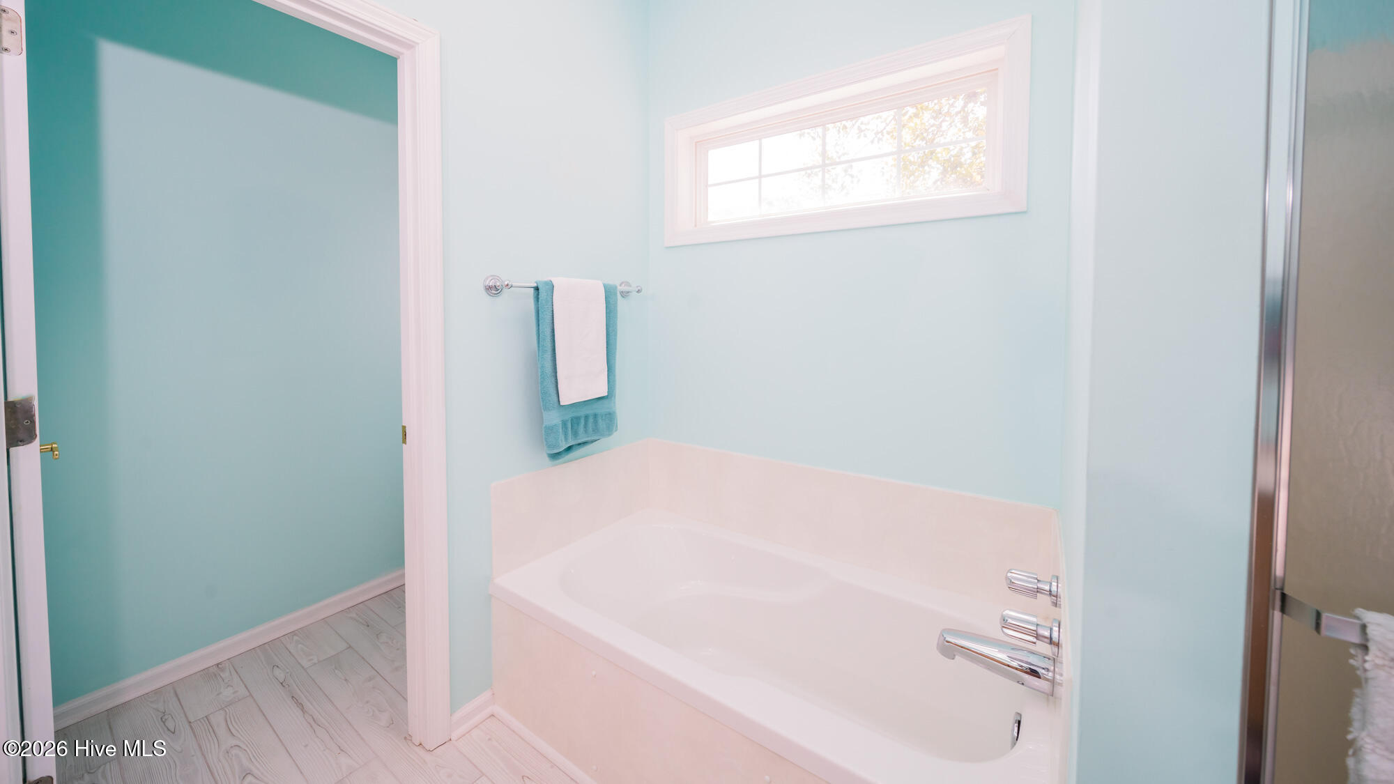 100569963 | Photo 22