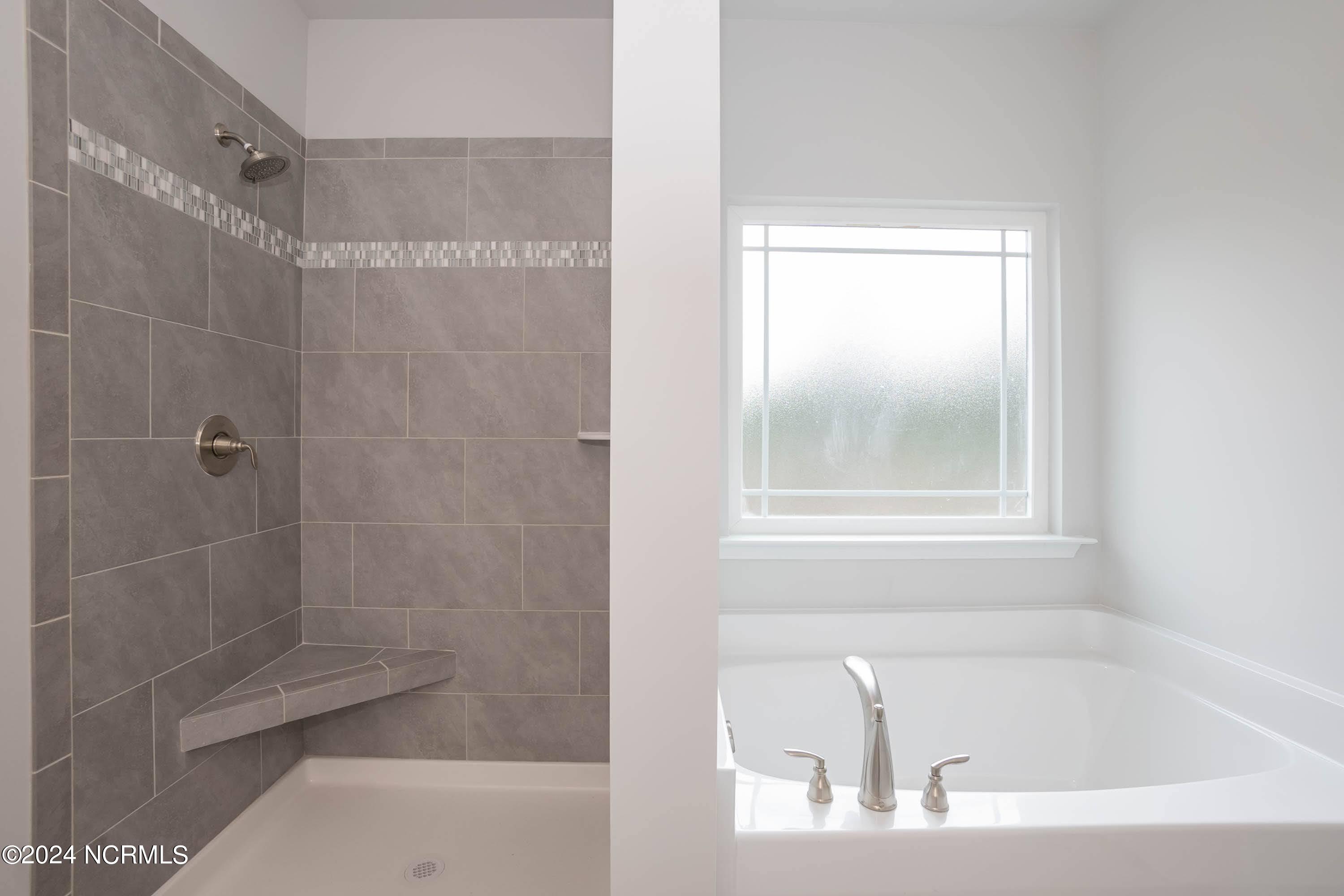 100431065 | Photo 18