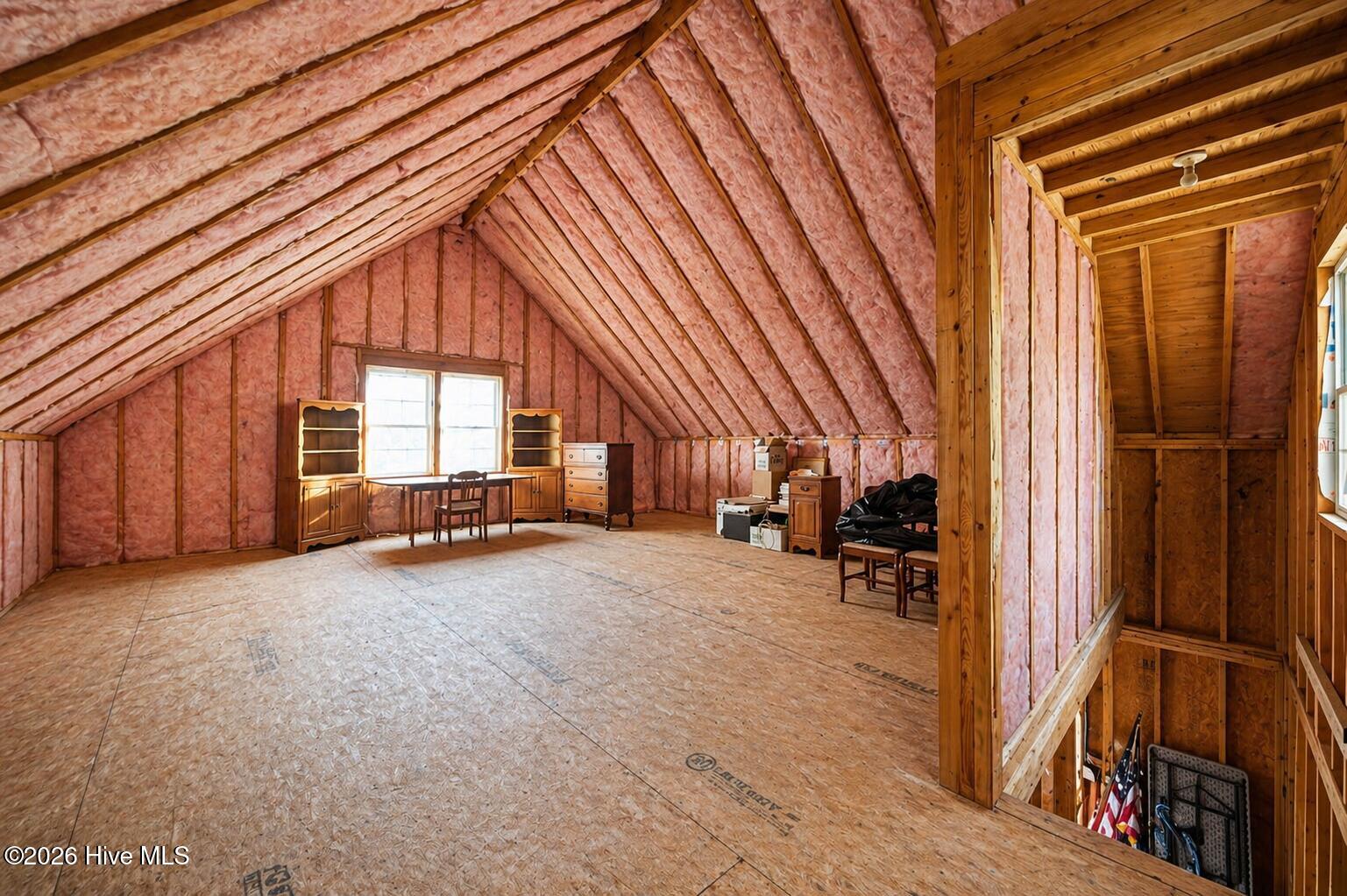 100570394 | Photo 89