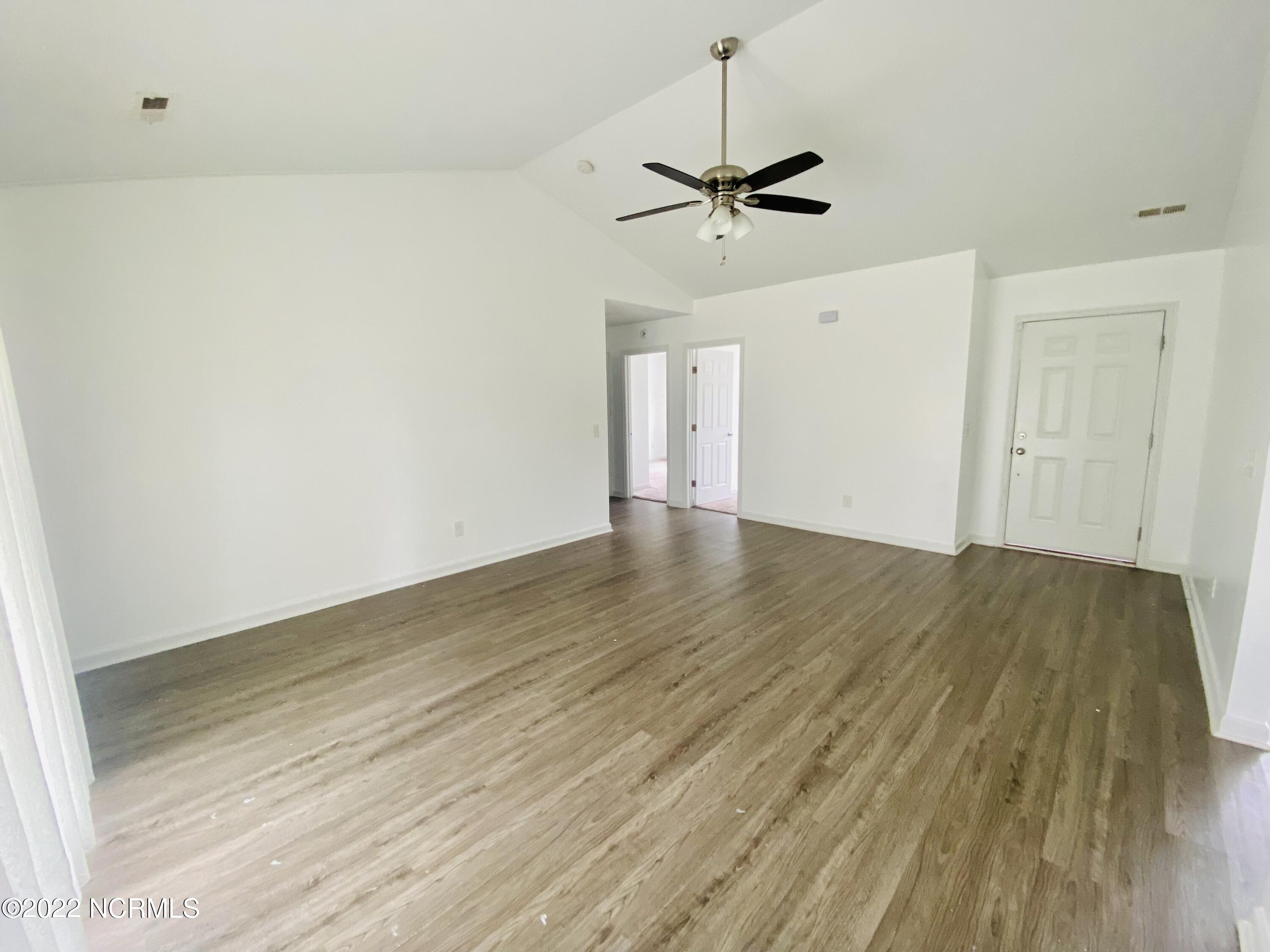 100566873 | Photo 10