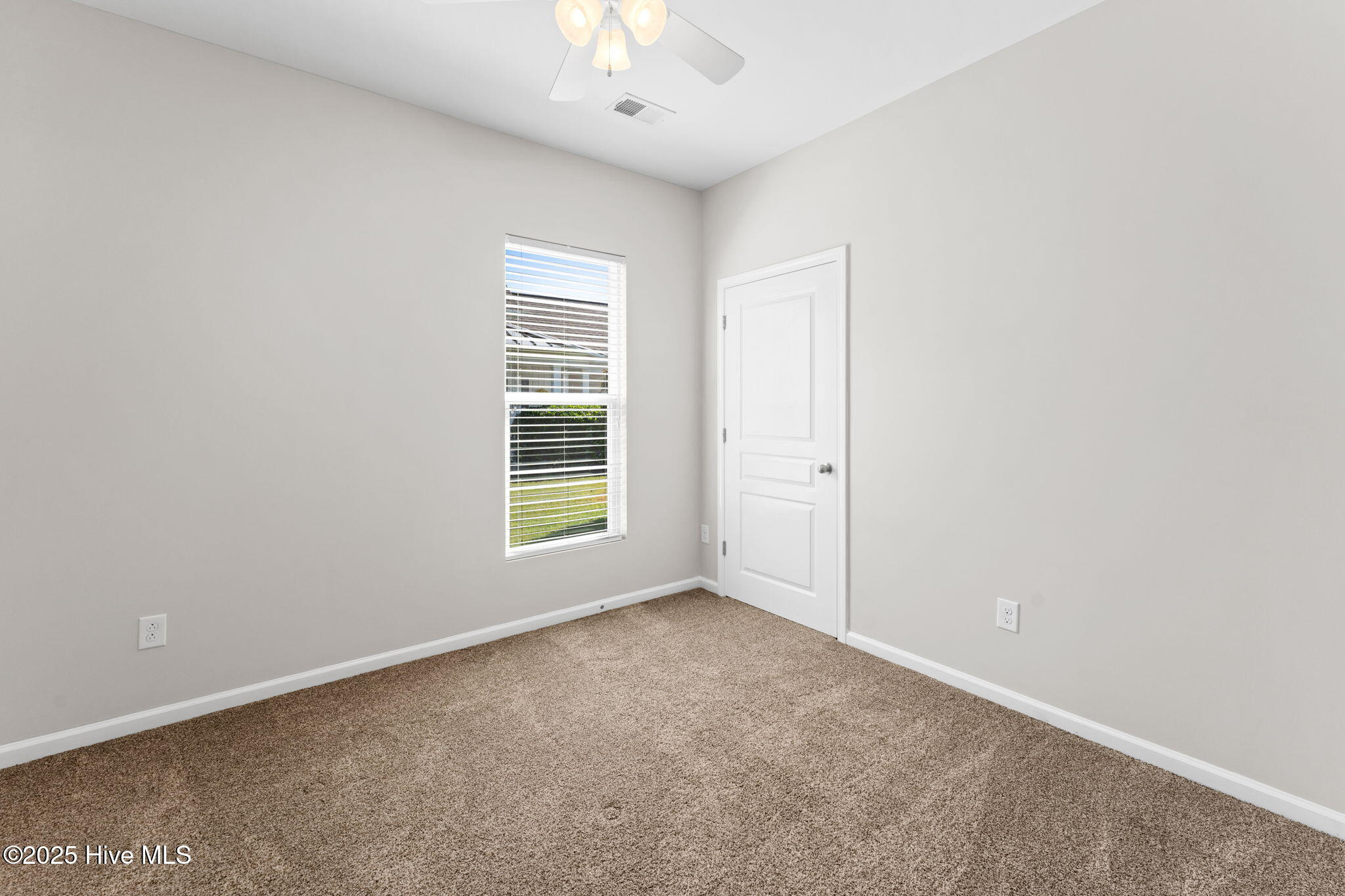 100520190 | Photo 28