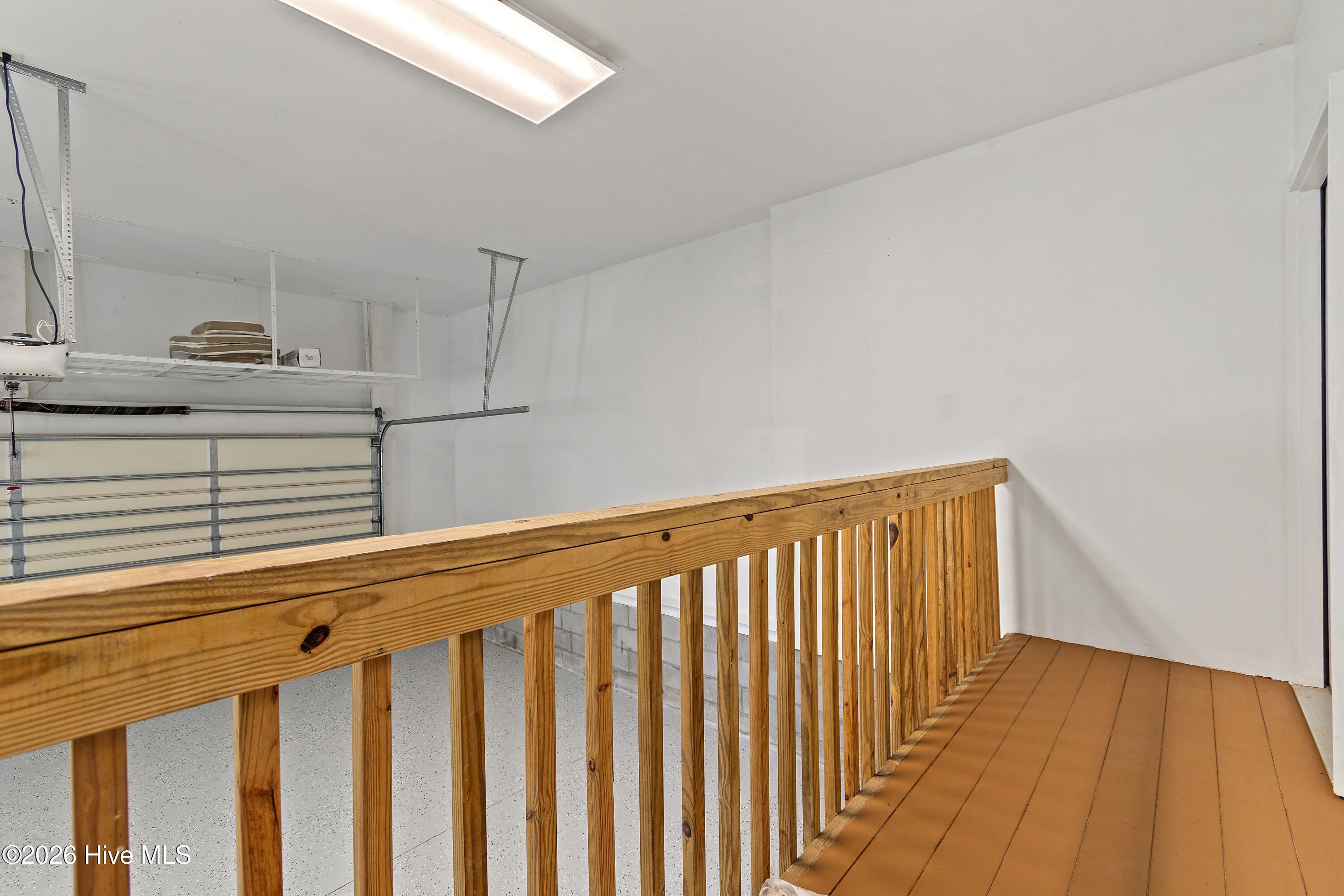 100568662 | Photo 52