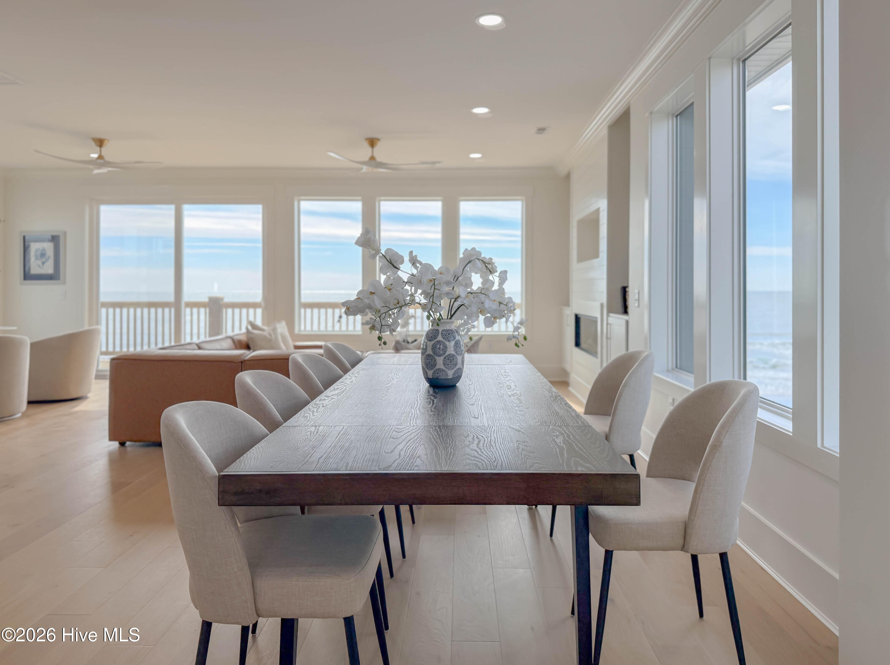 100508020 | Photo 14