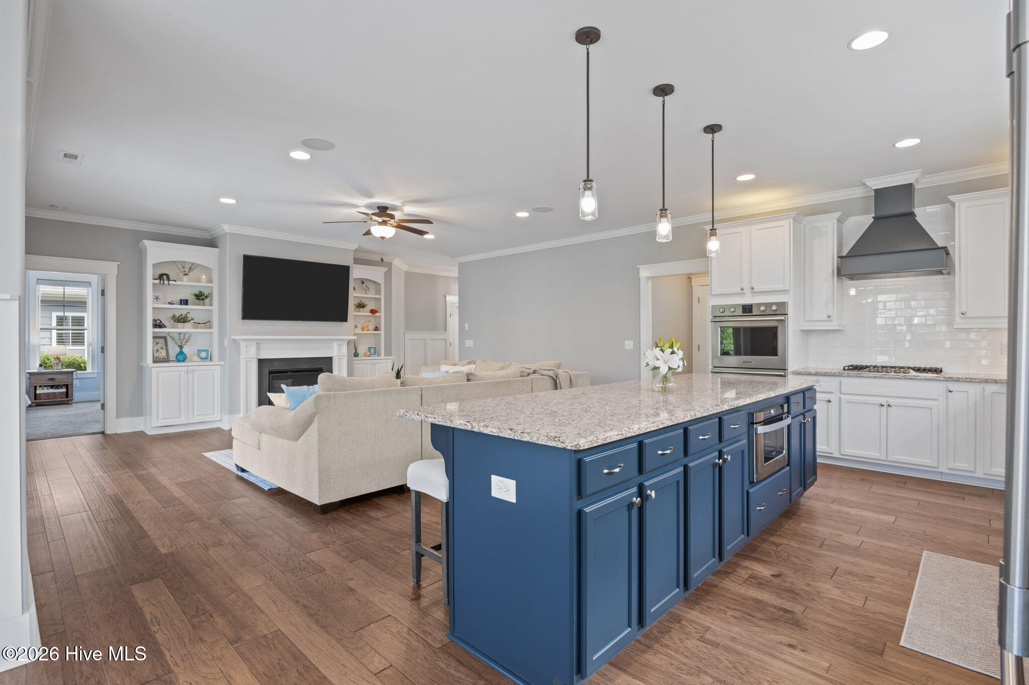 100563042 | Photo 13