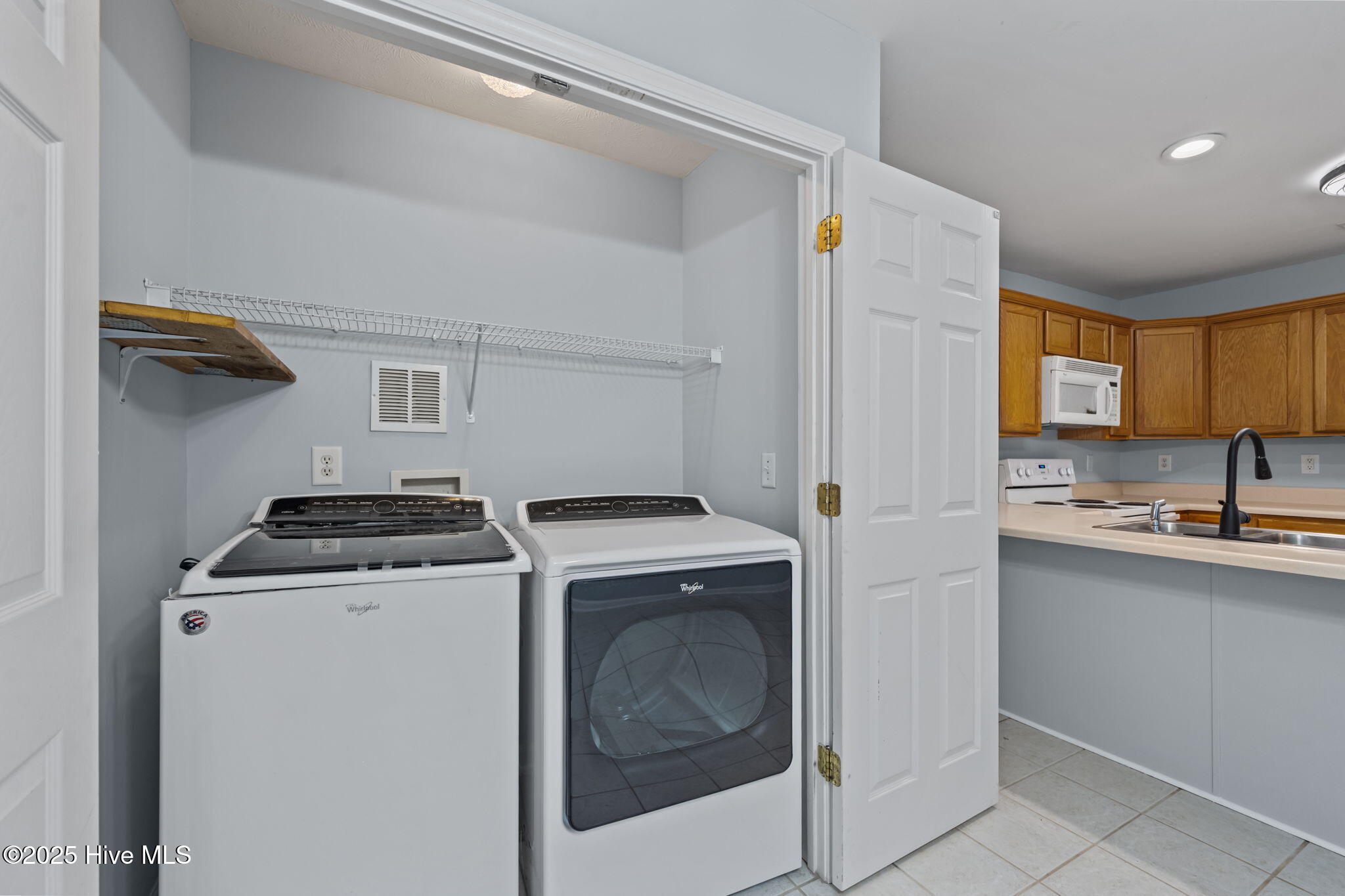 100545429 | Photo 14