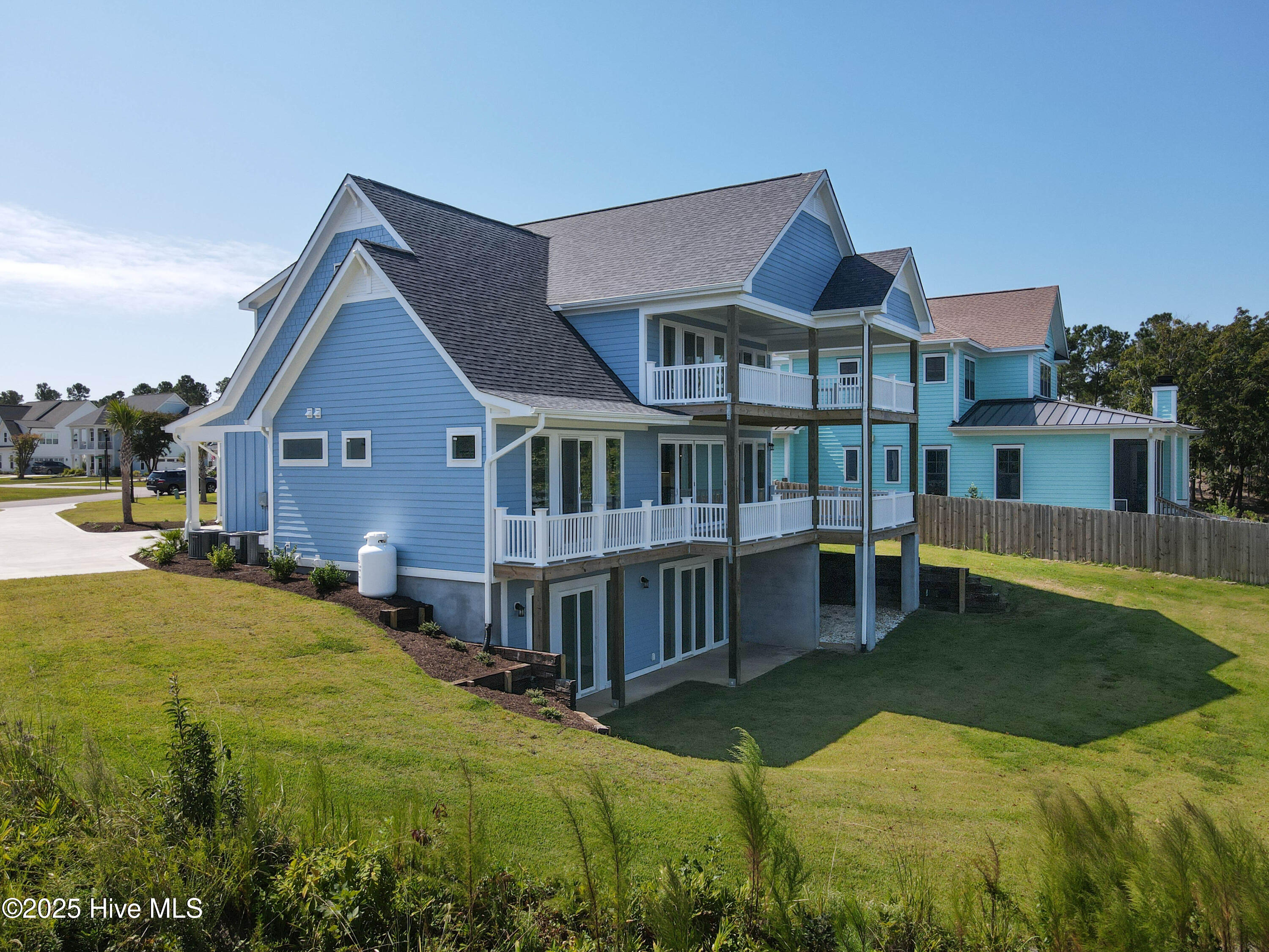 100539536 | Photo 136