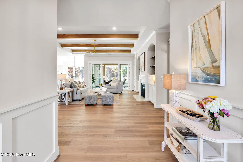 100529674 | Photo 36