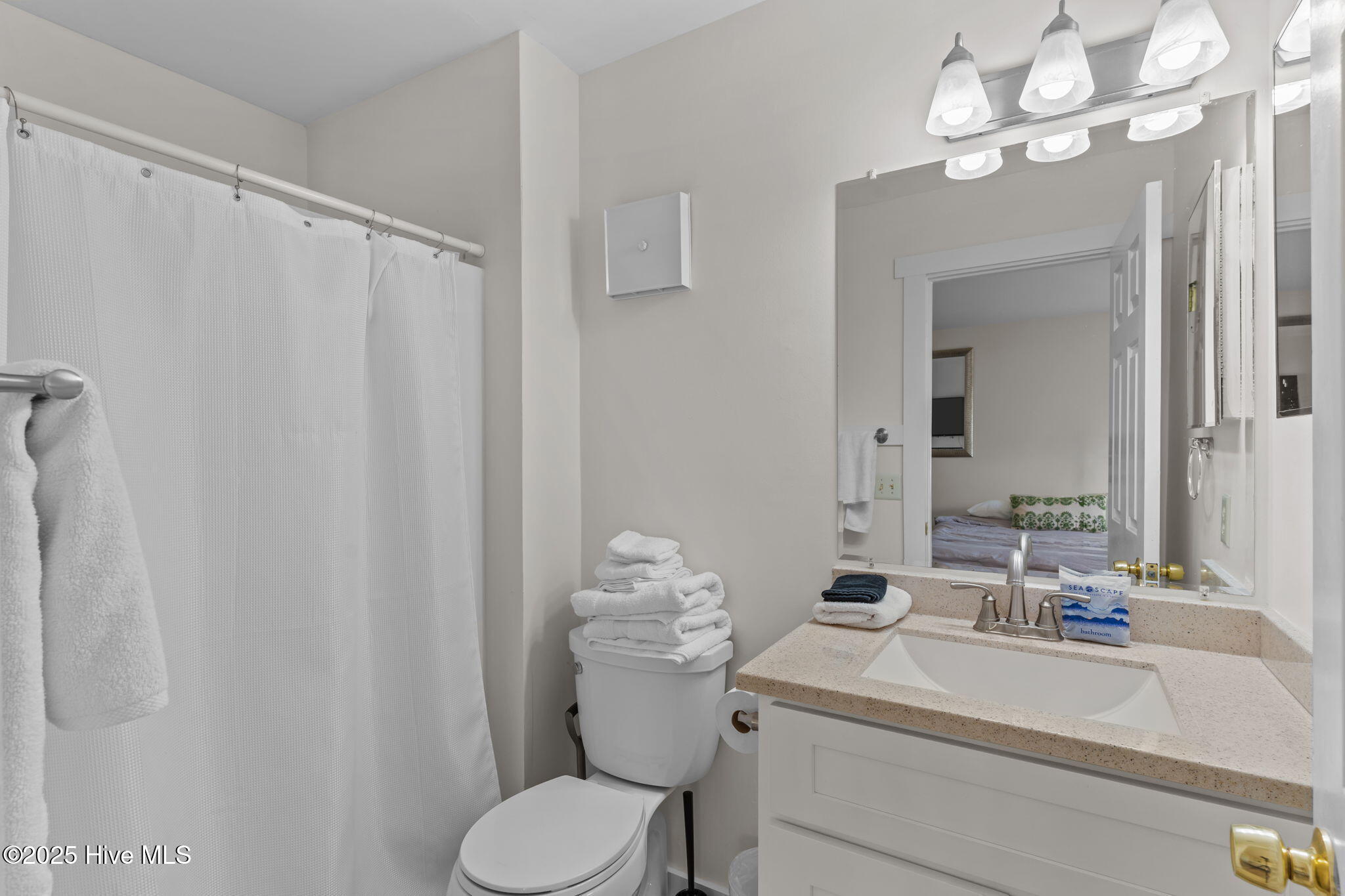 100534887 | Photo 32