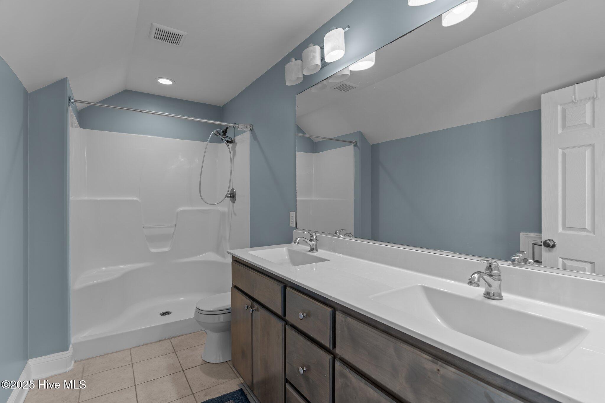 100539376 | Photo 52