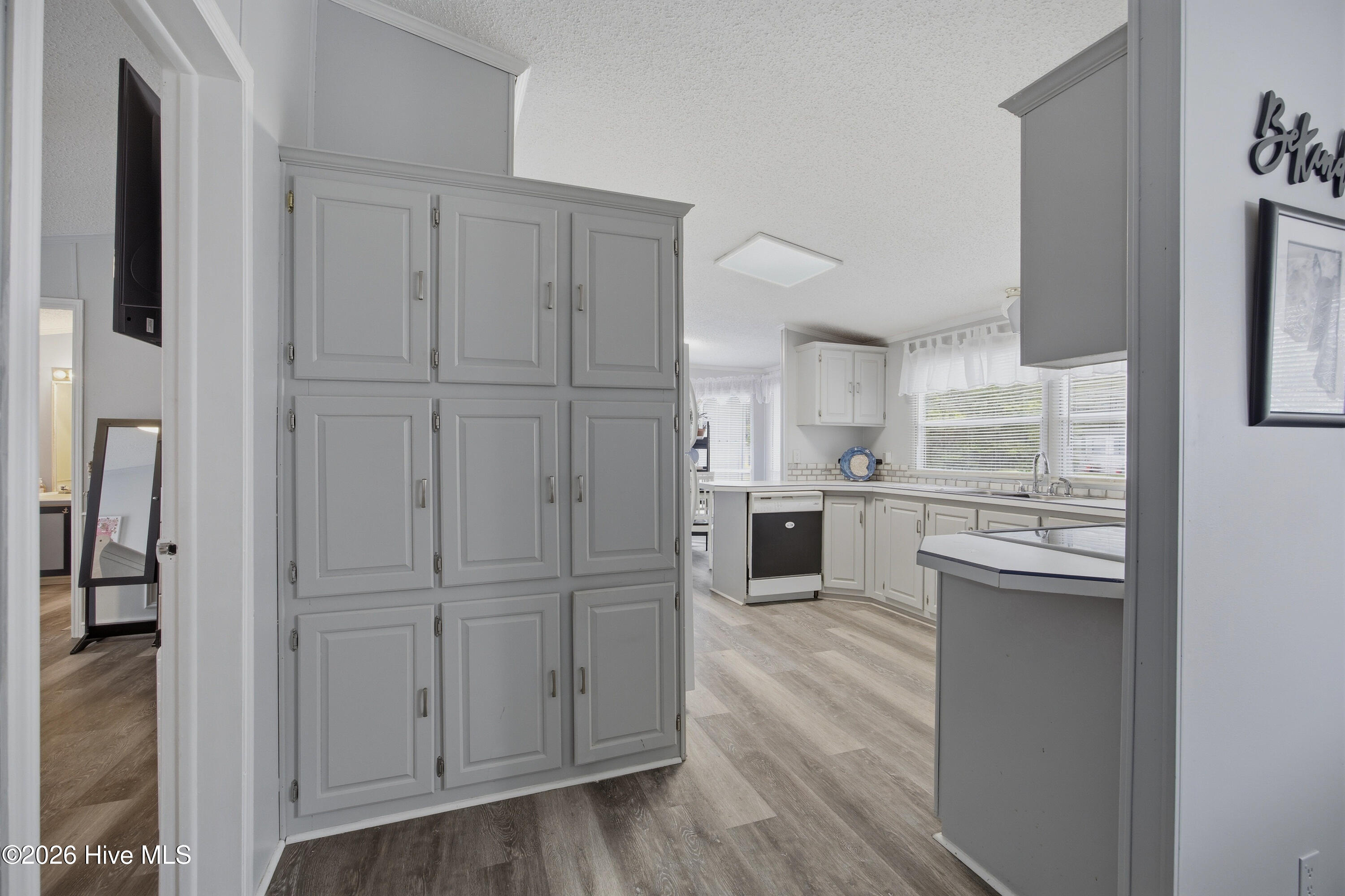 100565028 | Photo 12