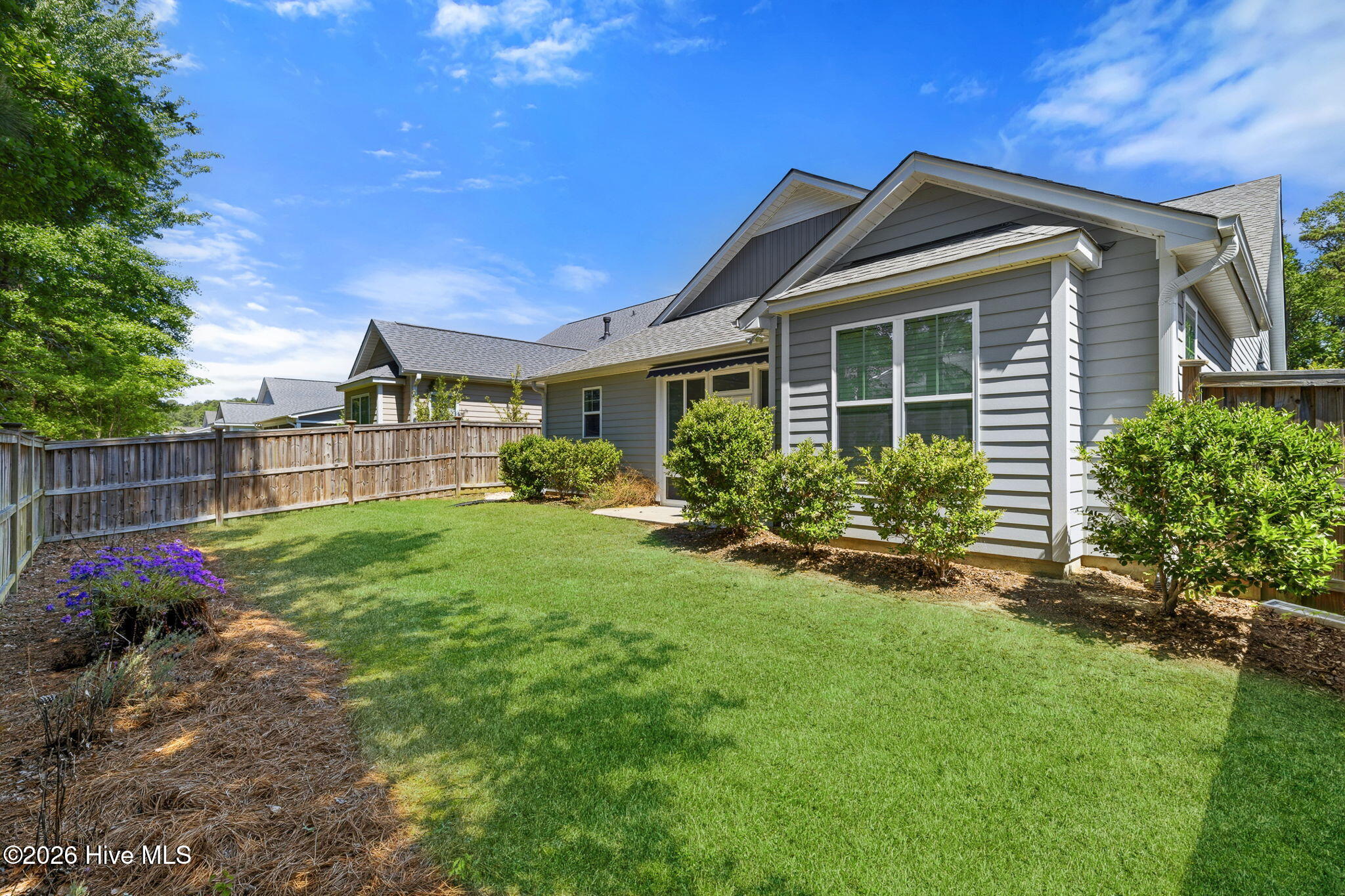 100567519 | Photo 42