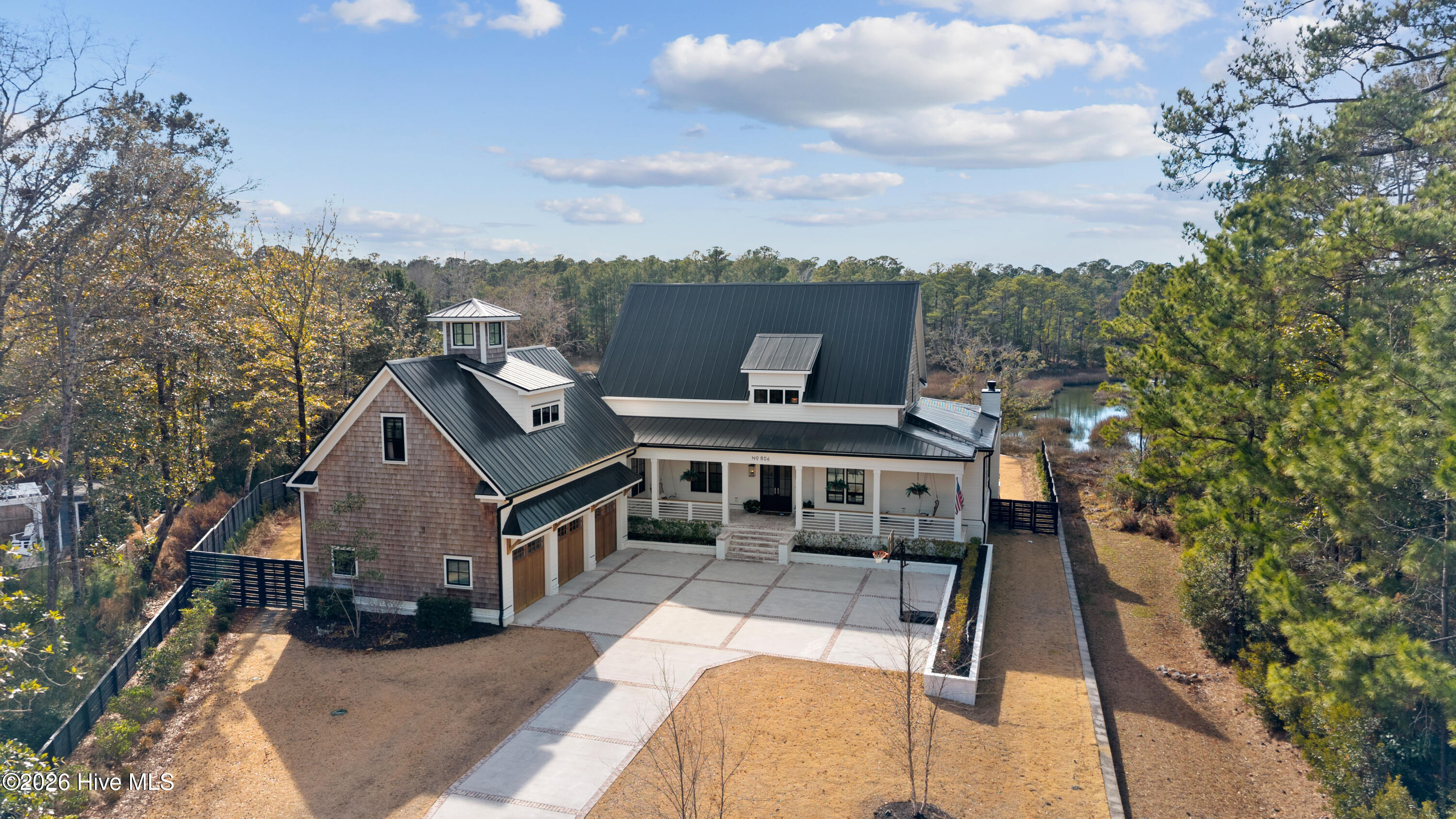 100554567 | Photo 70